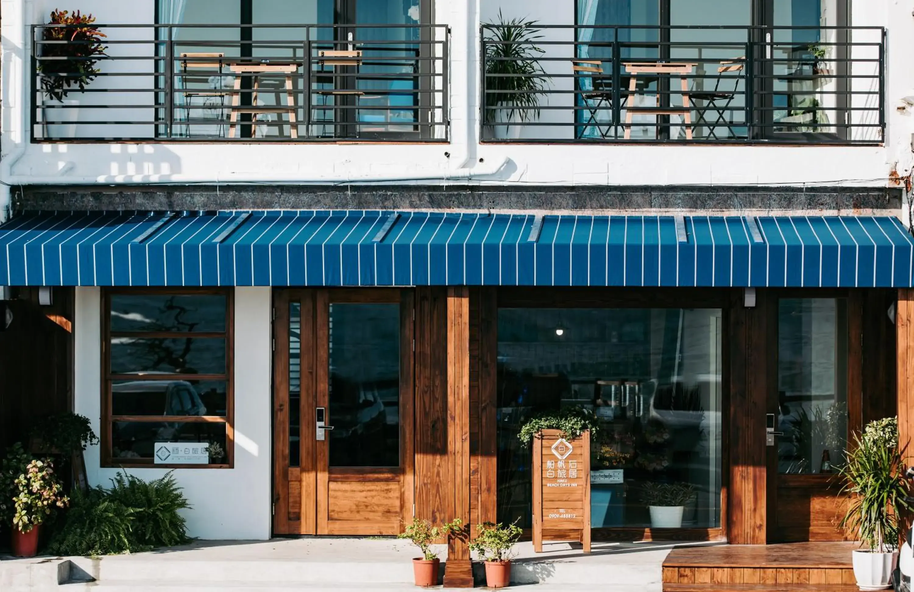 Property building in Chuanfanrock Haku Beach Days Inn Property building in Chuanfanrock Haku Beach Days Inn