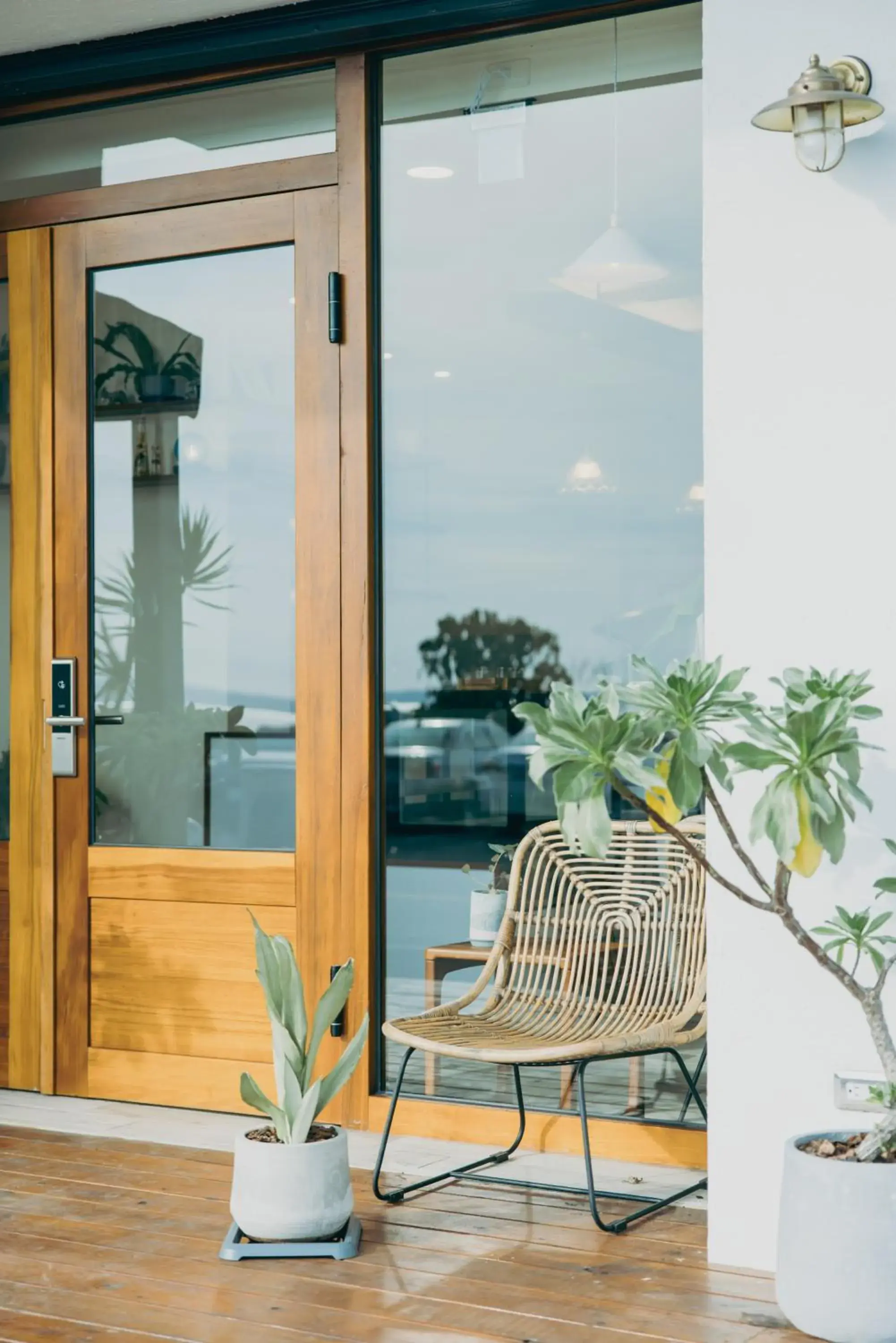 Property building in Chuanfanrock Haku Beach Days Inn Property building in Chuanfanrock Haku Beach Days Inn