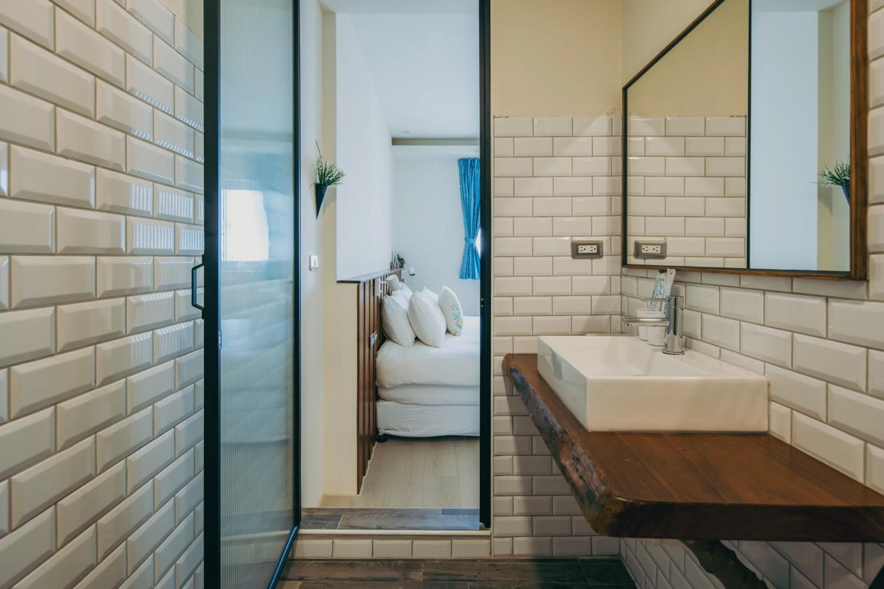 Chuanfanrock Haku Beach Days Inn