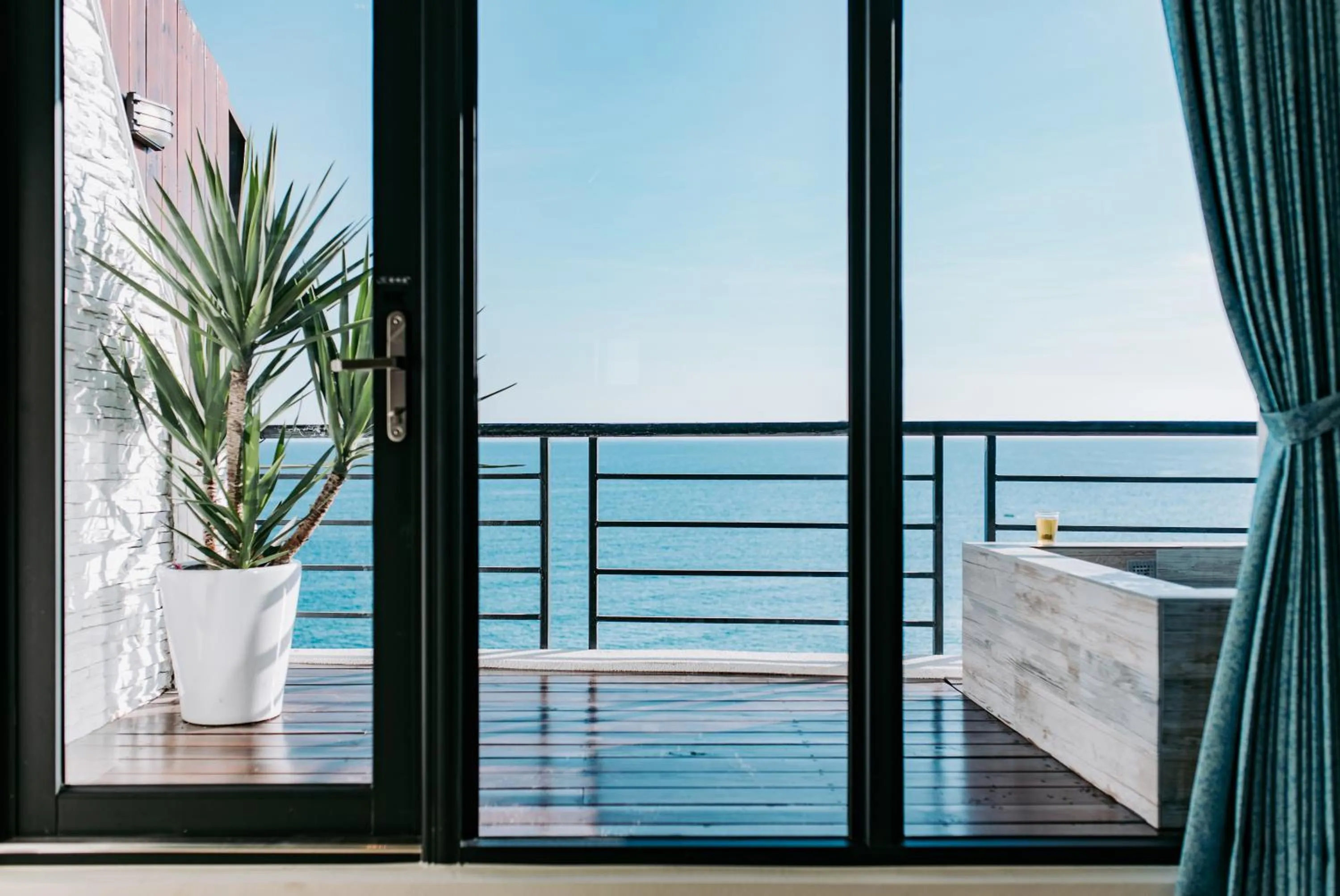 Balcony/Terrace in Chuanfanrock Haku Beach Days Inn