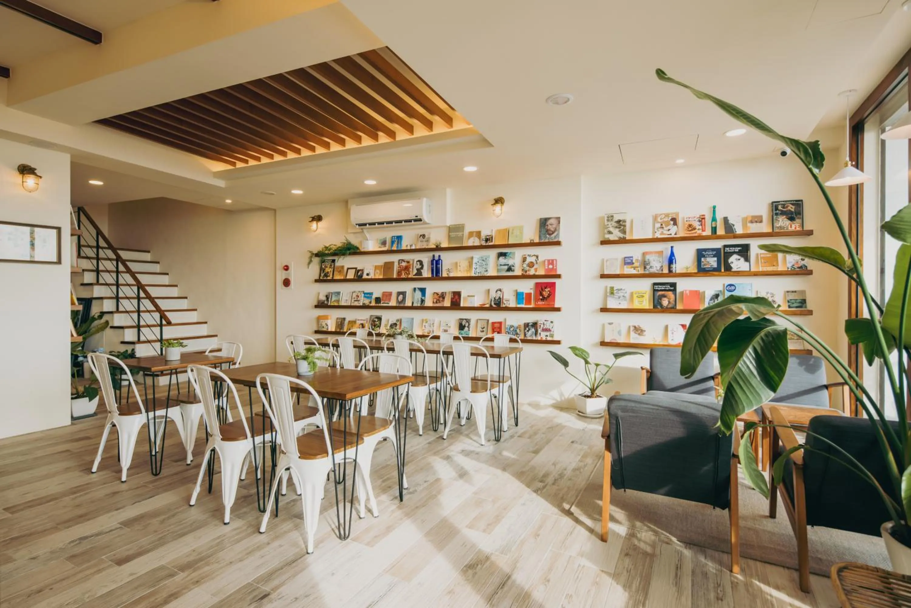 Restaurant/places to eat in Chuanfanrock Haku Beach Days Inn