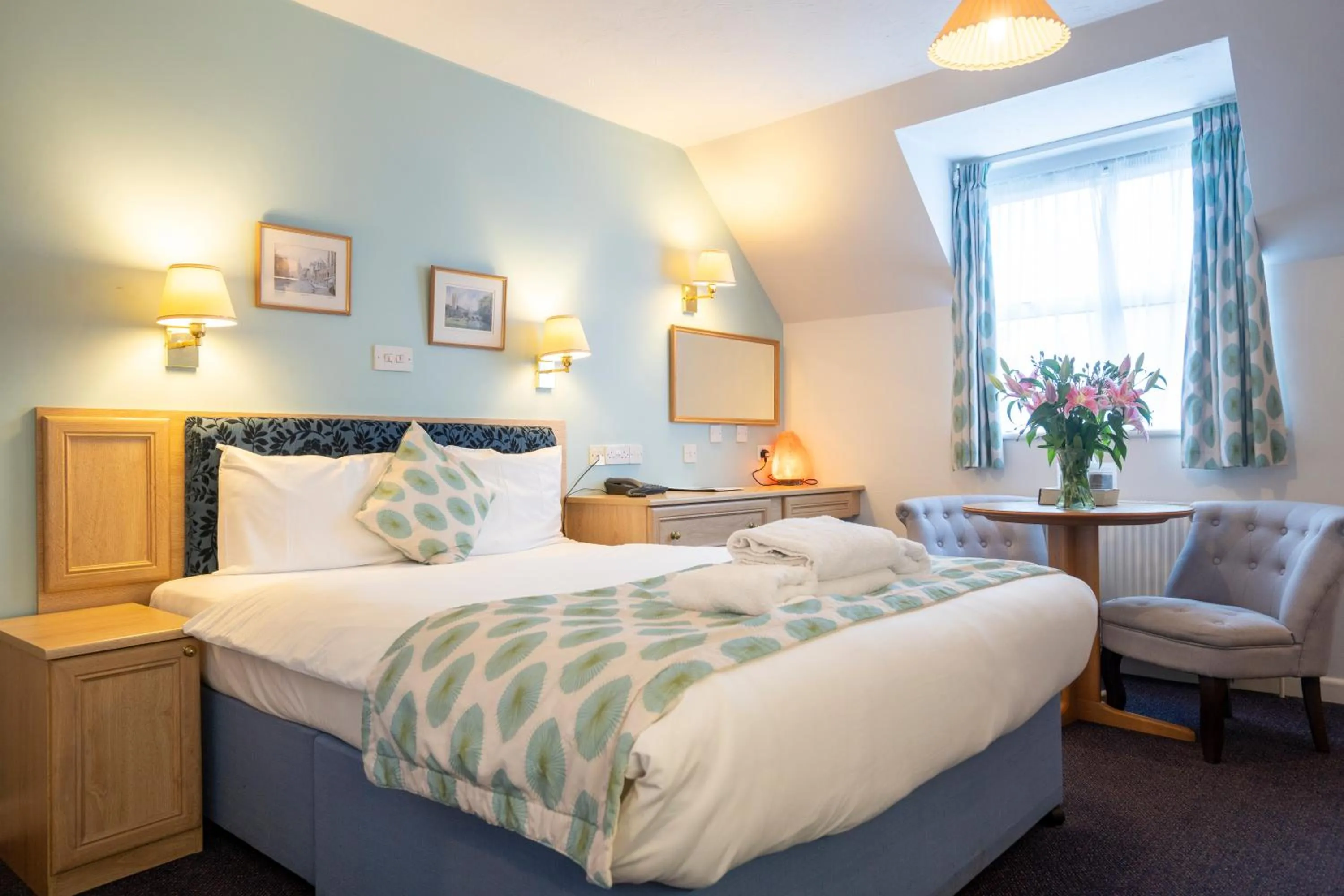 Bed in Marlborough House - Guest House