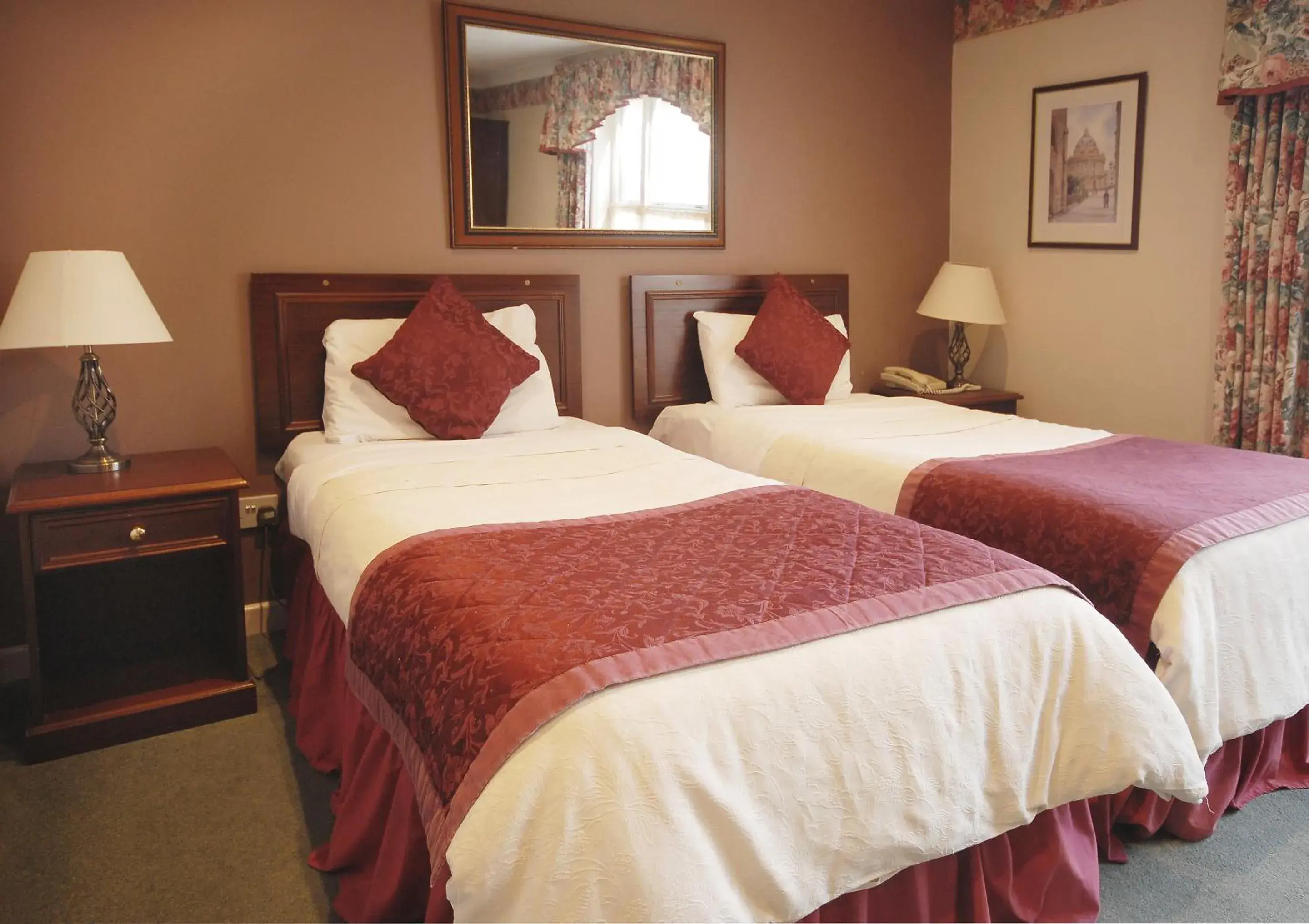 Twin Room with Kitchenette in Marlborough House - Guest House Twin Room with Kitchenette in Marlborough House - Guest House
