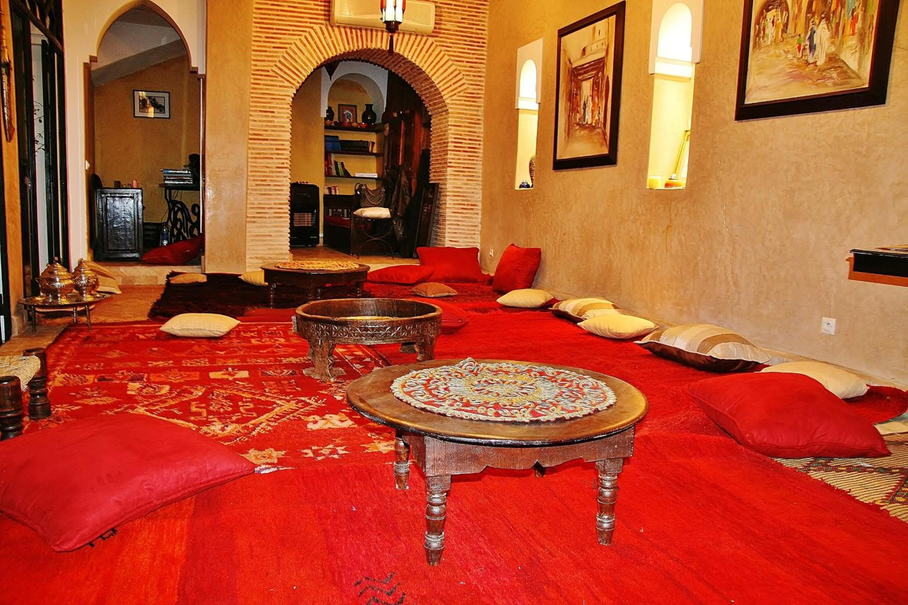 Communal lounge/ TV room in Dar Soukaina