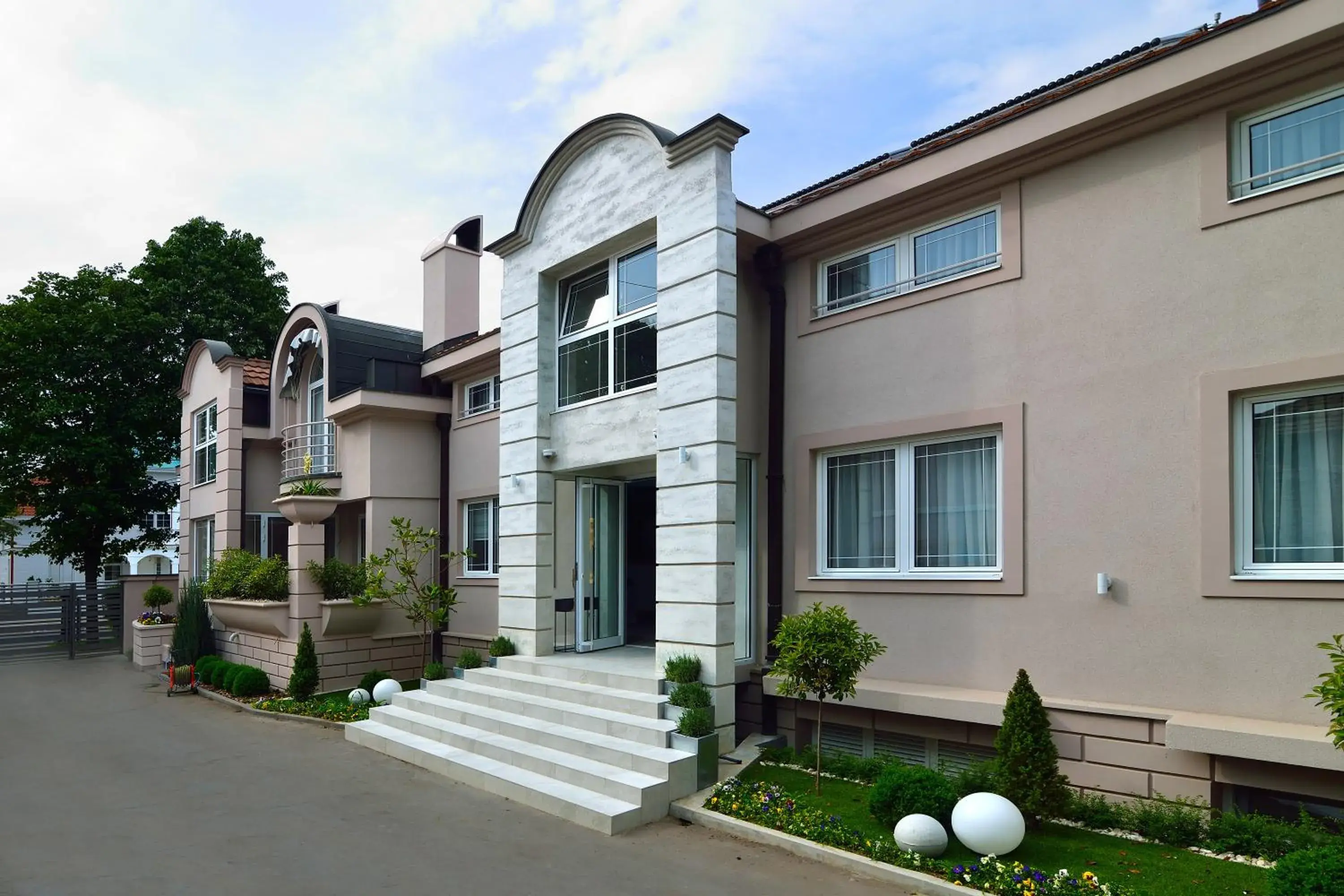 Property building in Garni Hotel D10 Property building in Garni Hotel D10