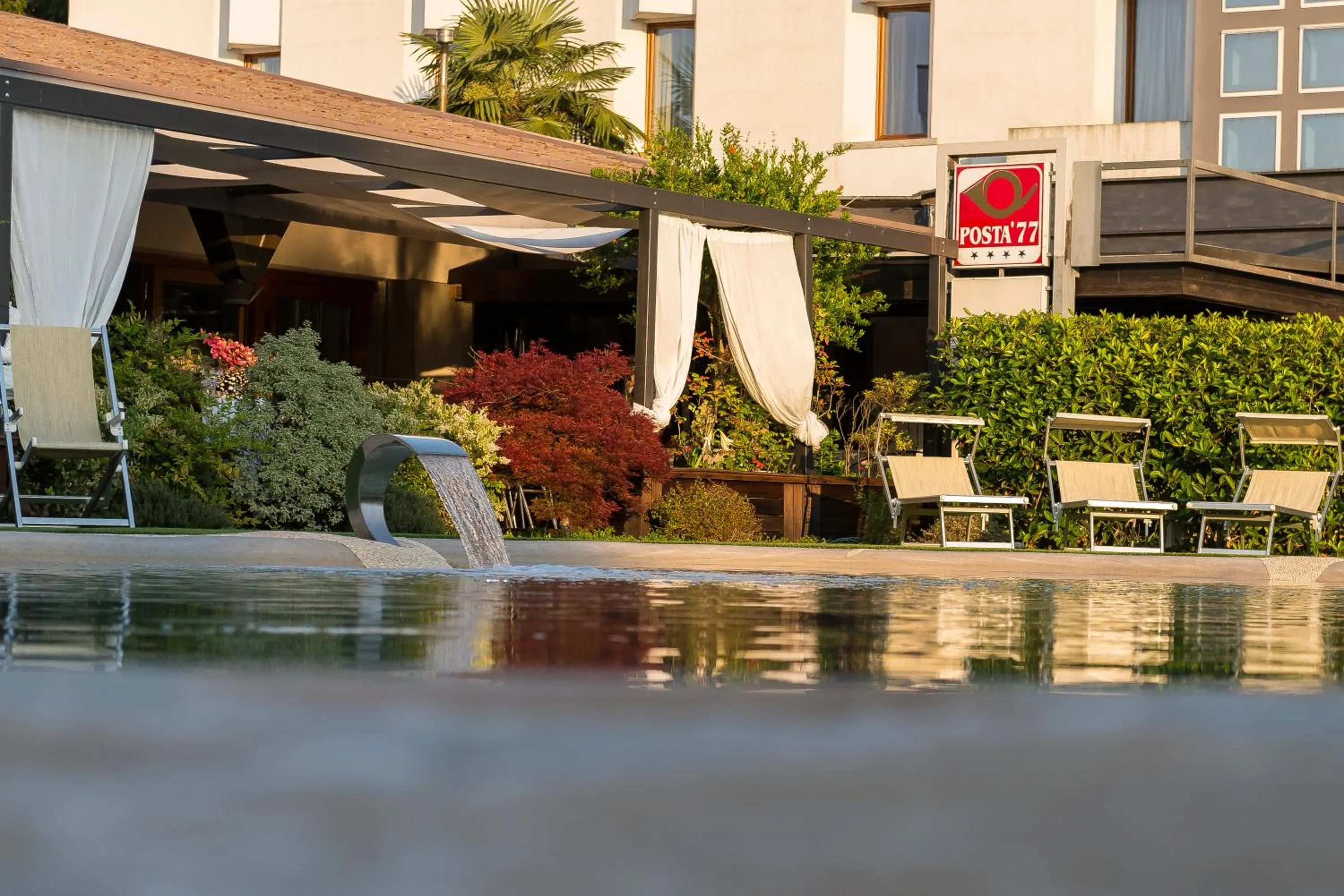 Facade/entrance in Hotel Posta 77