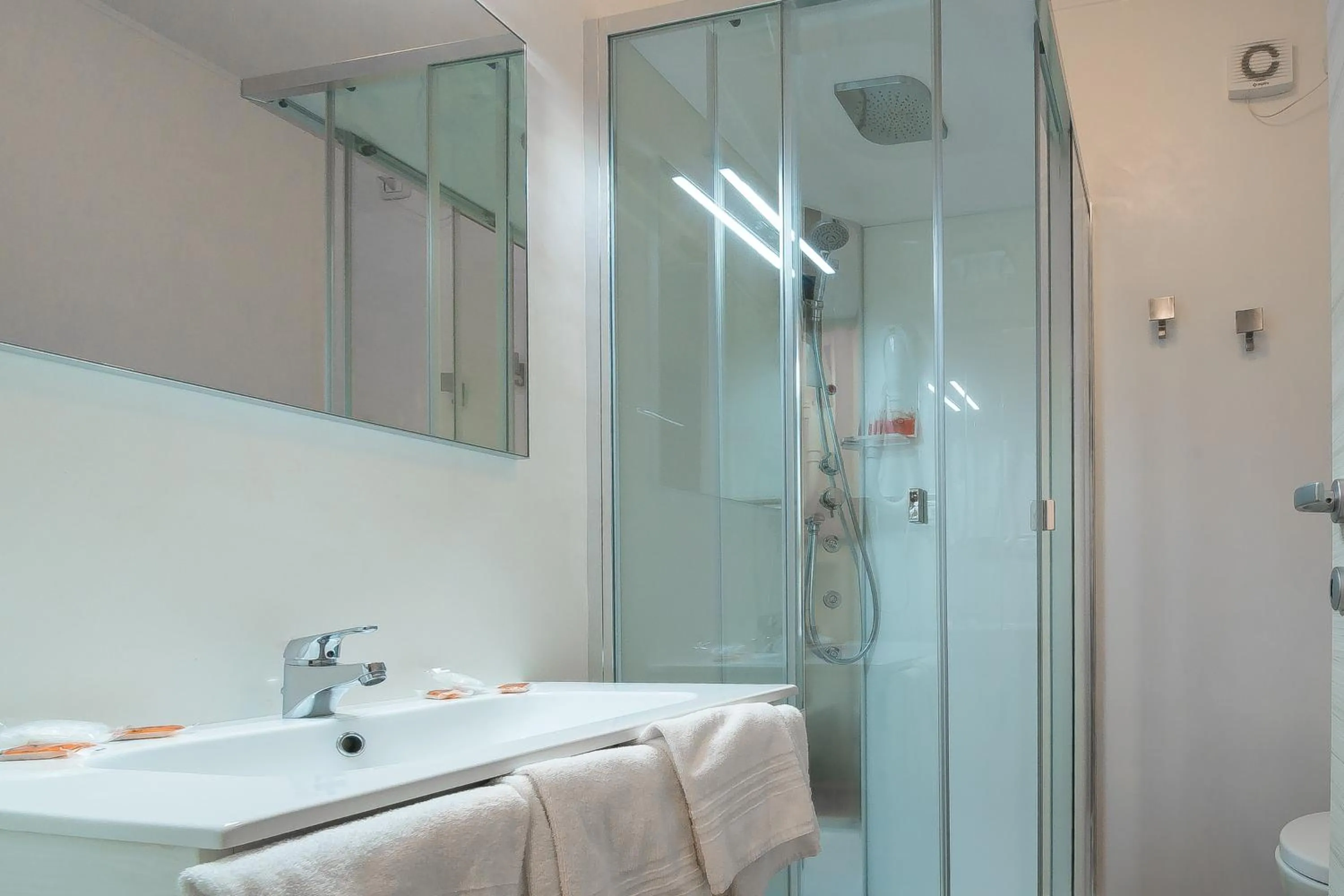 Bathroom in Hotel Posta 77