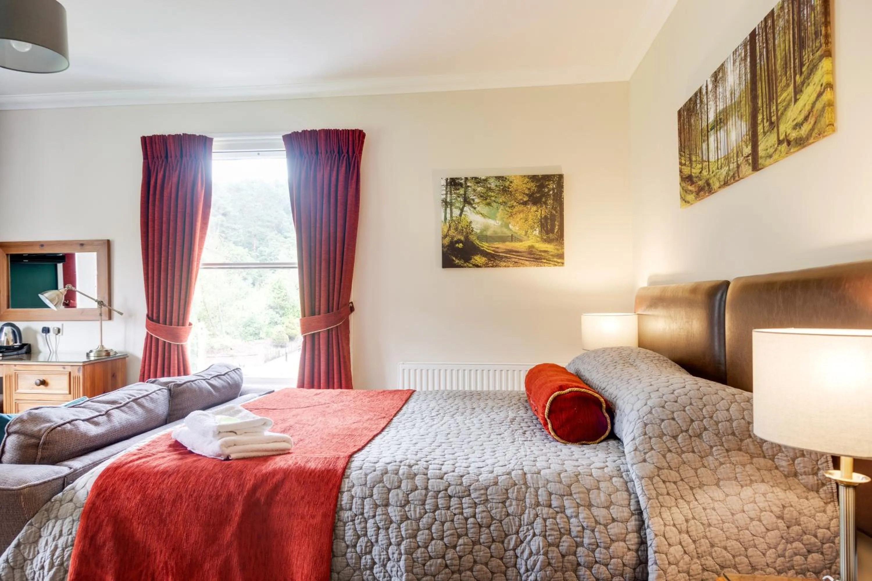 Bedroom, Bed in Old Rose and Crown Hotel Birmingham