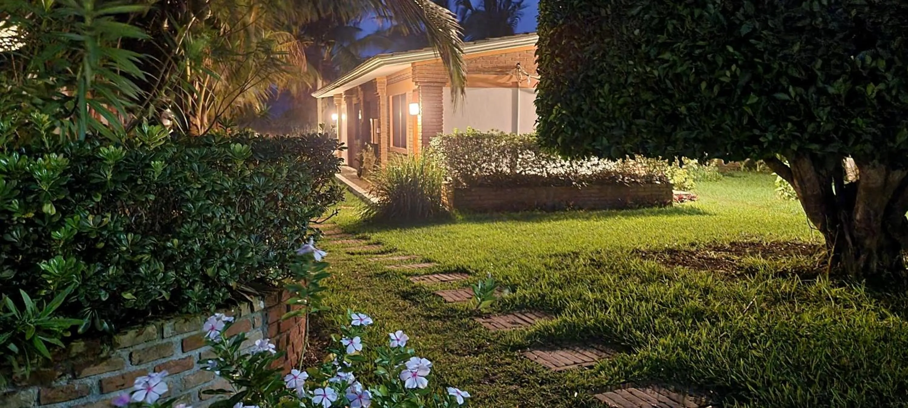 Garden in Hotel Taboga Eco Boutique & Spa Costa Esmeralda