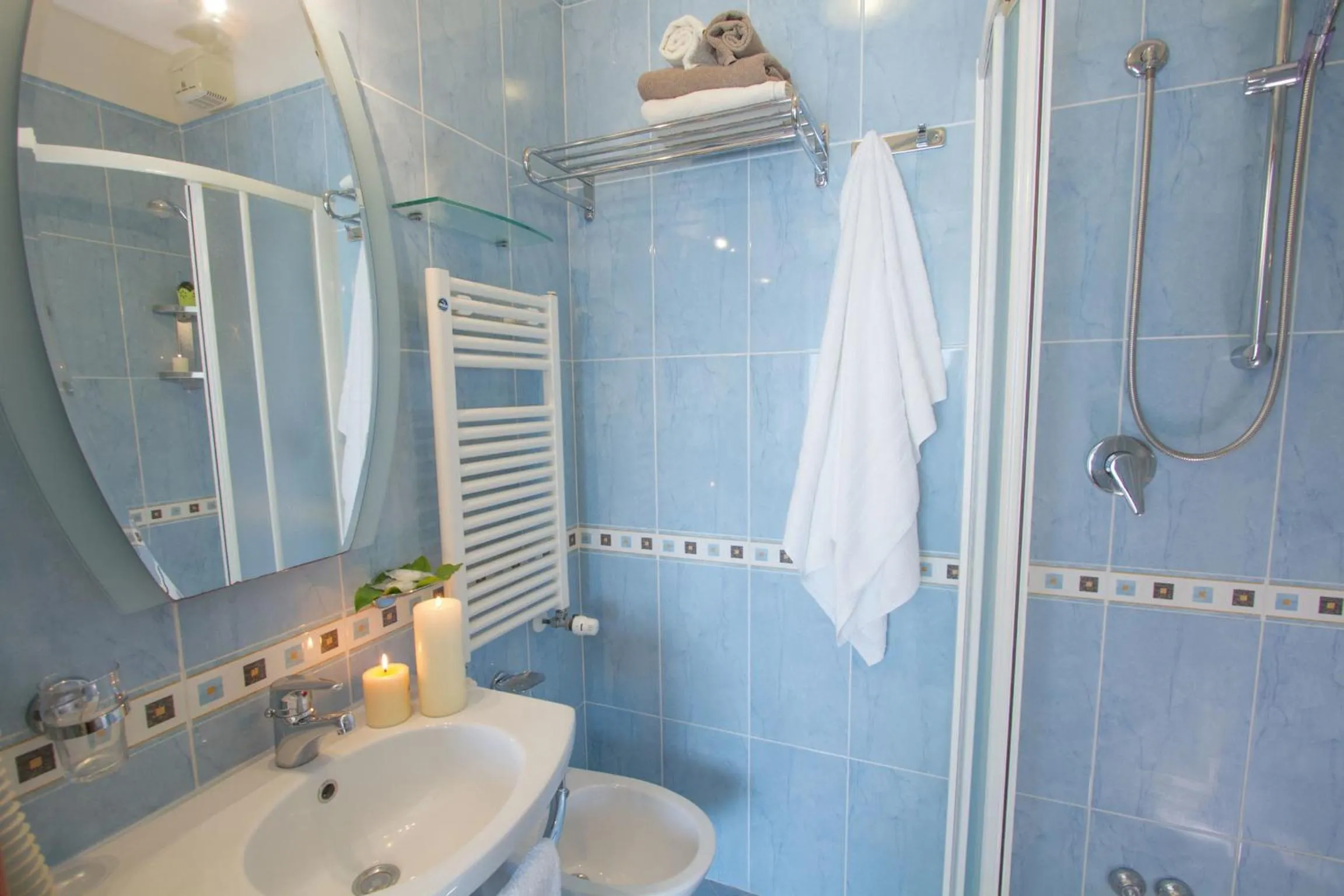 Bathroom in Hotel Nord Est