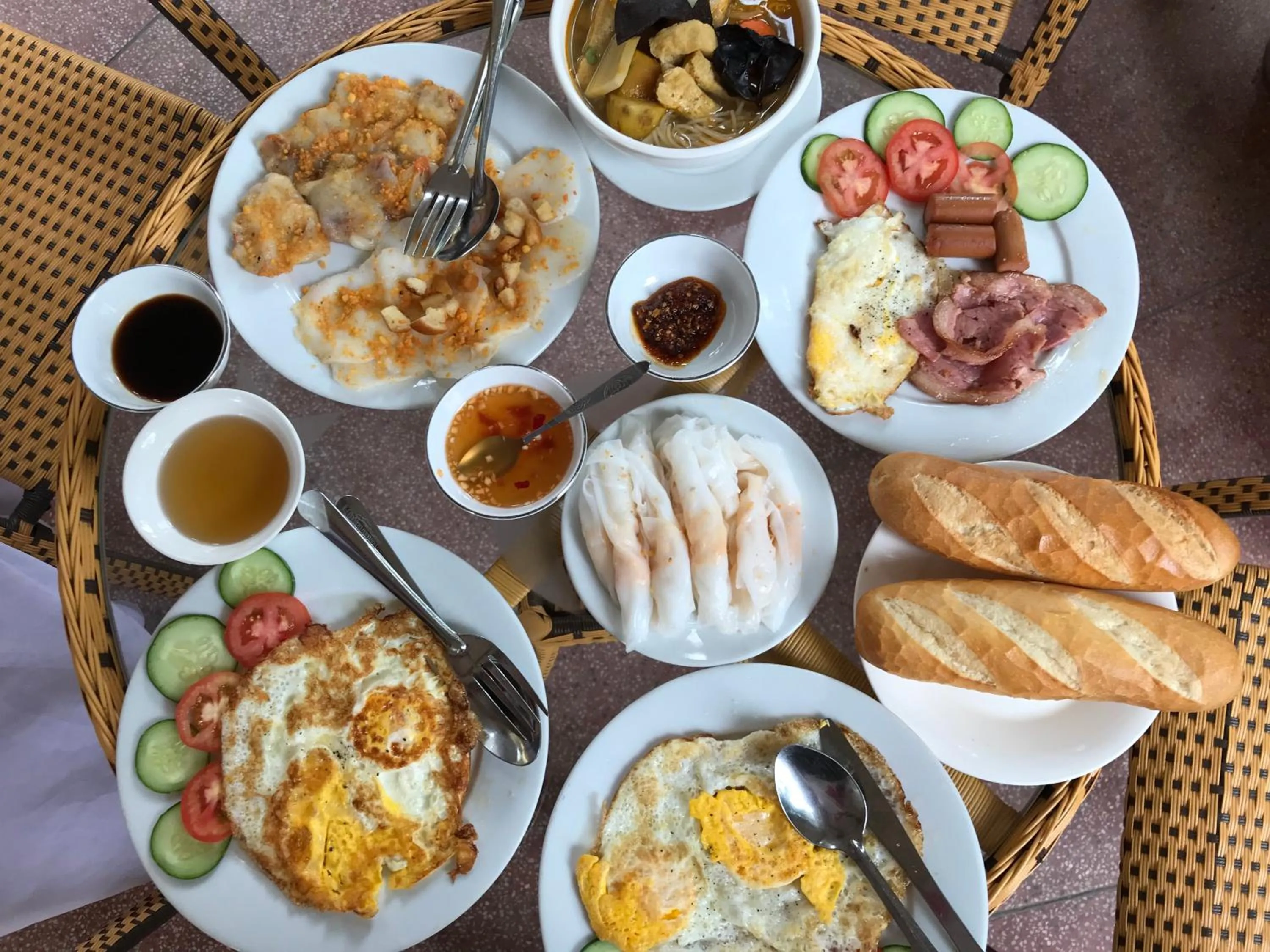 Breakfast in Spring Garden Villa