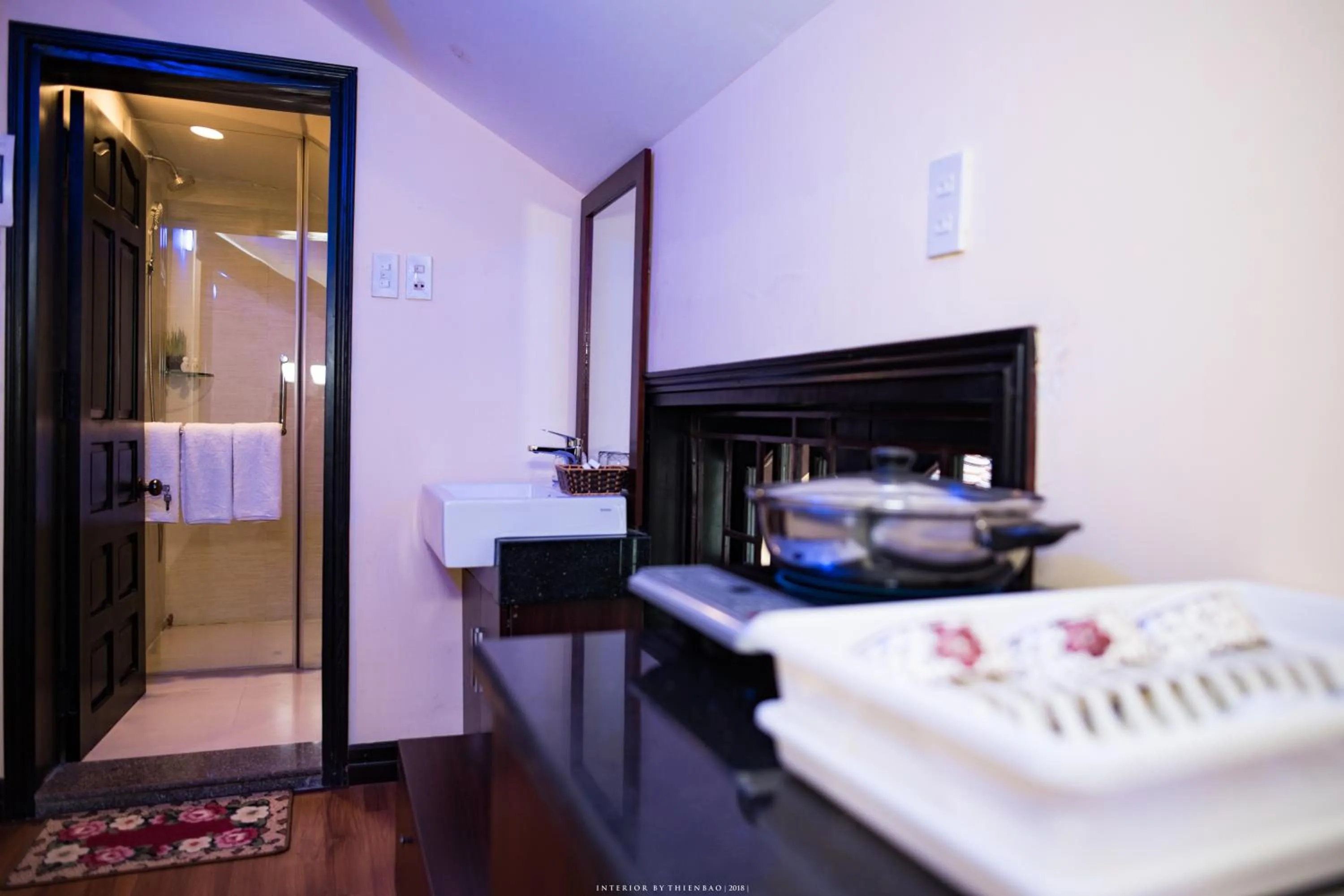 Shower, Bed in Spring Garden Villa