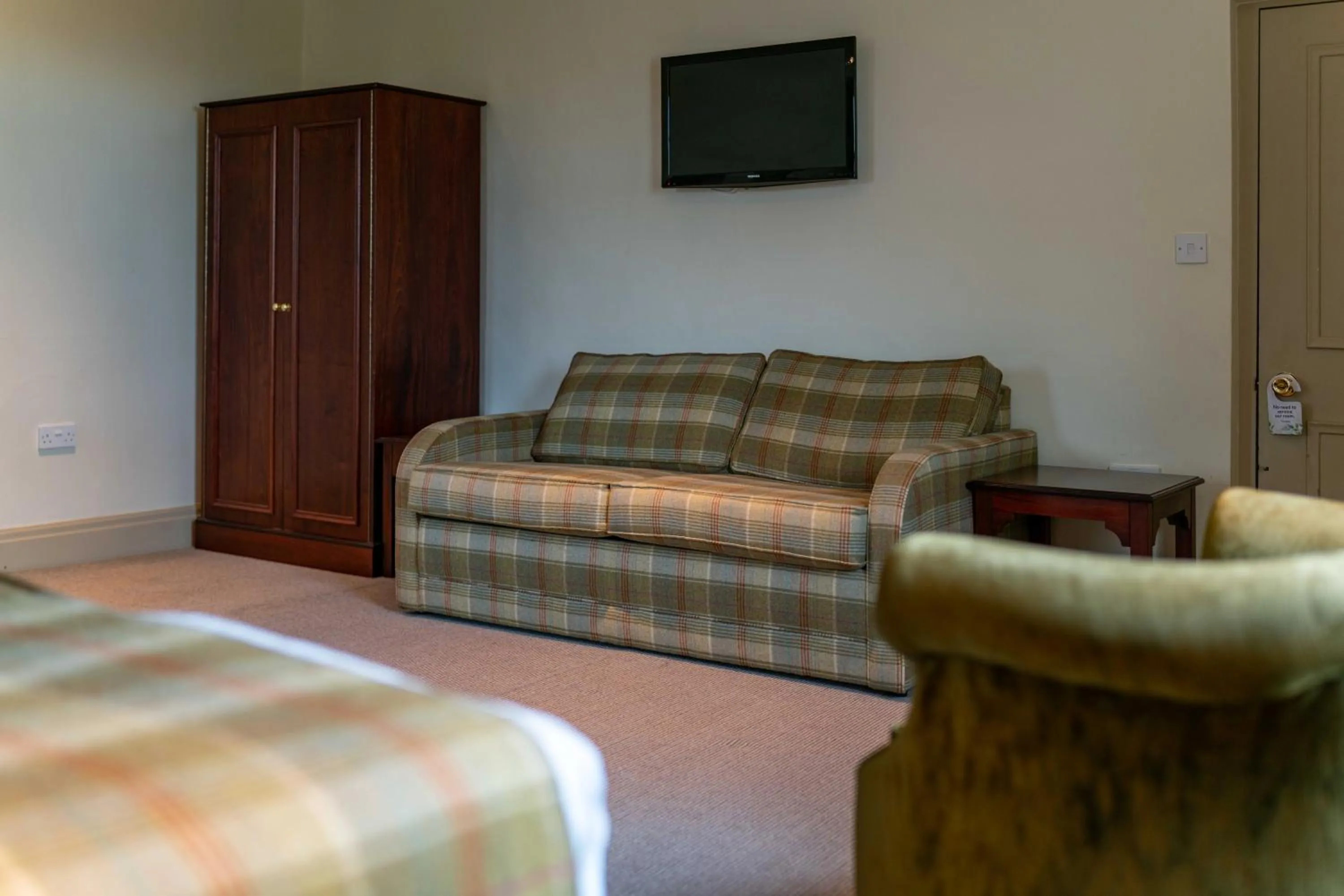Bed in Hadley Bowling Green Inn