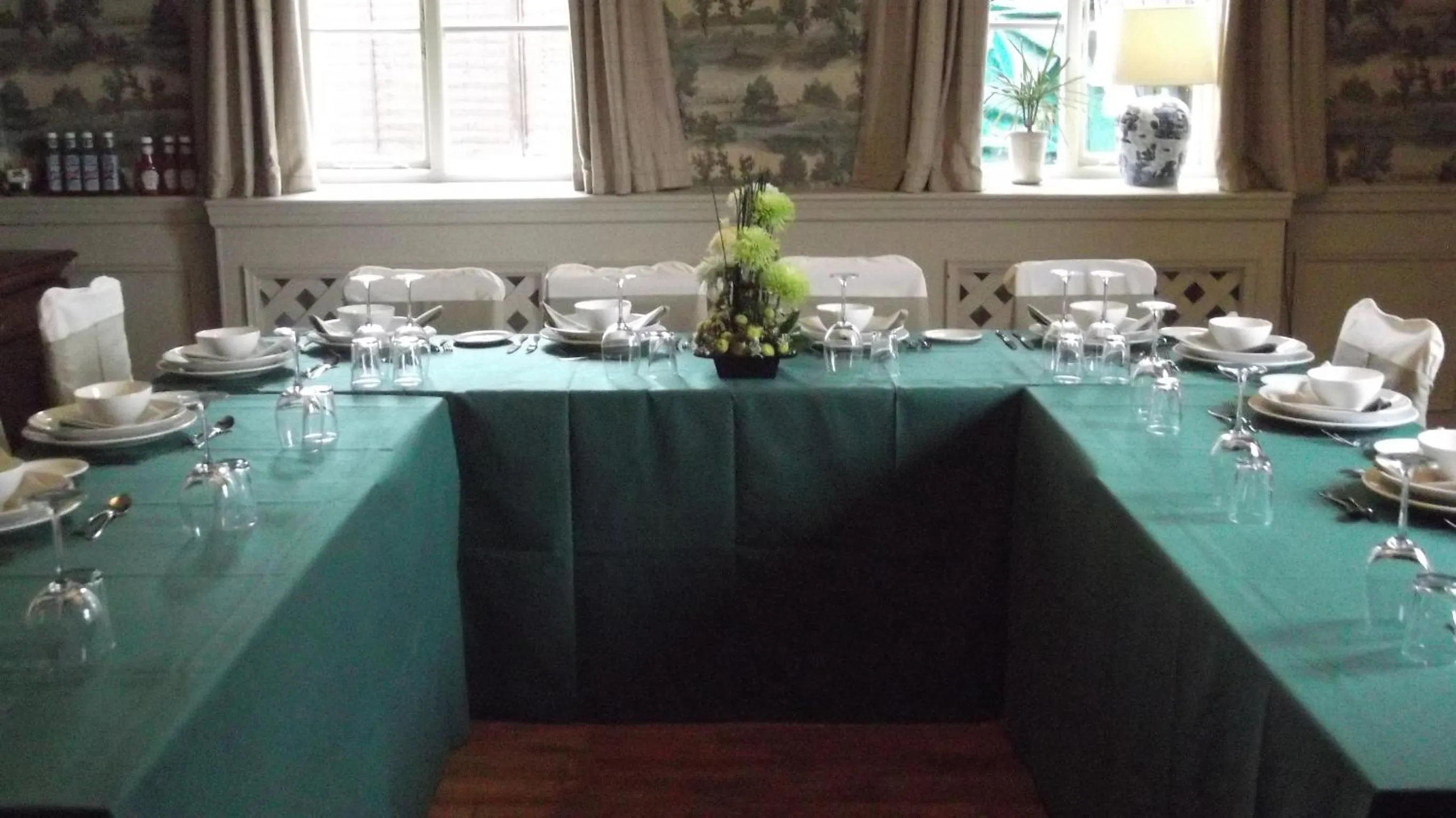 Banquet/Function facilities in Hadley Bowling Green Inn