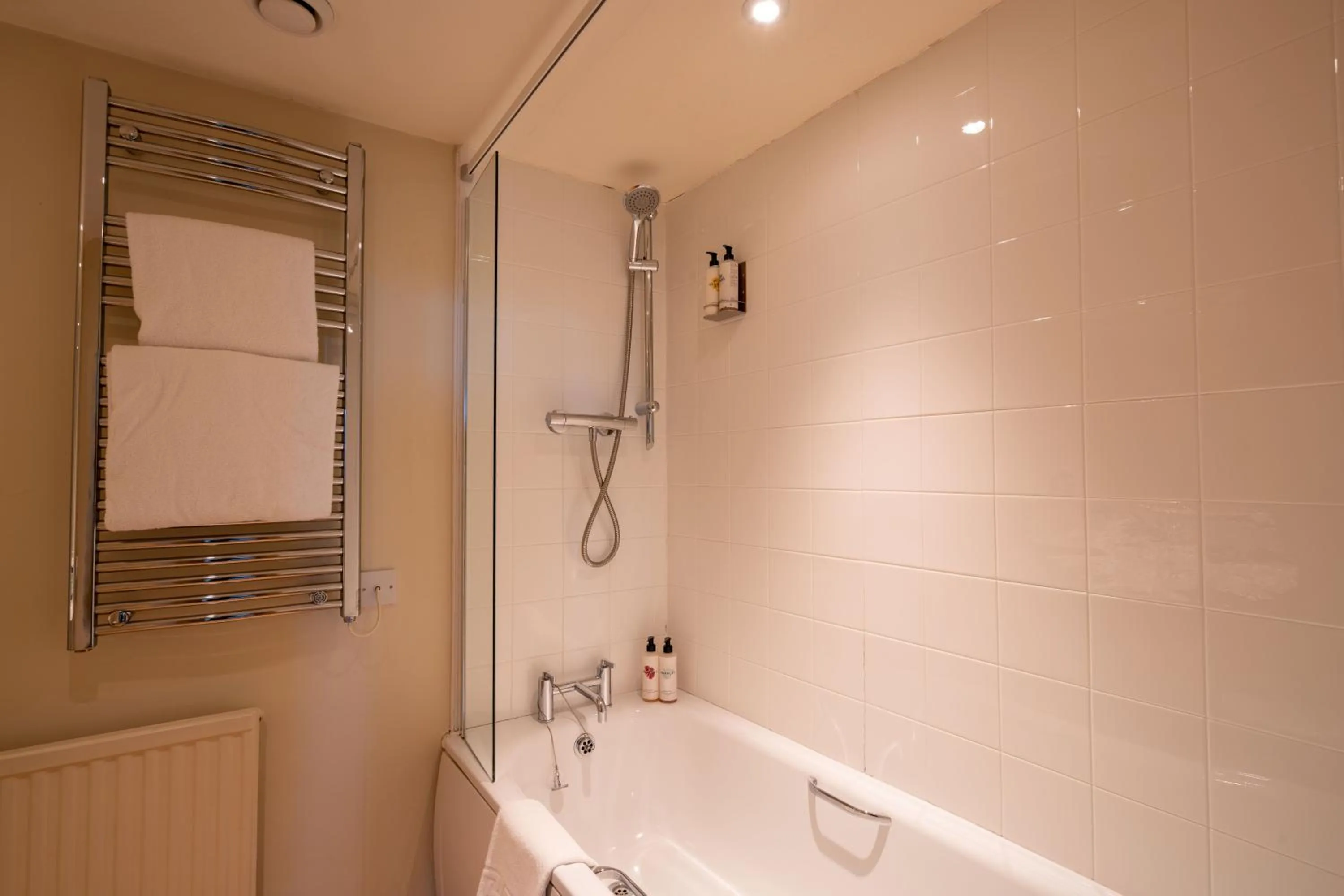 Hadley Bowling Green Inn