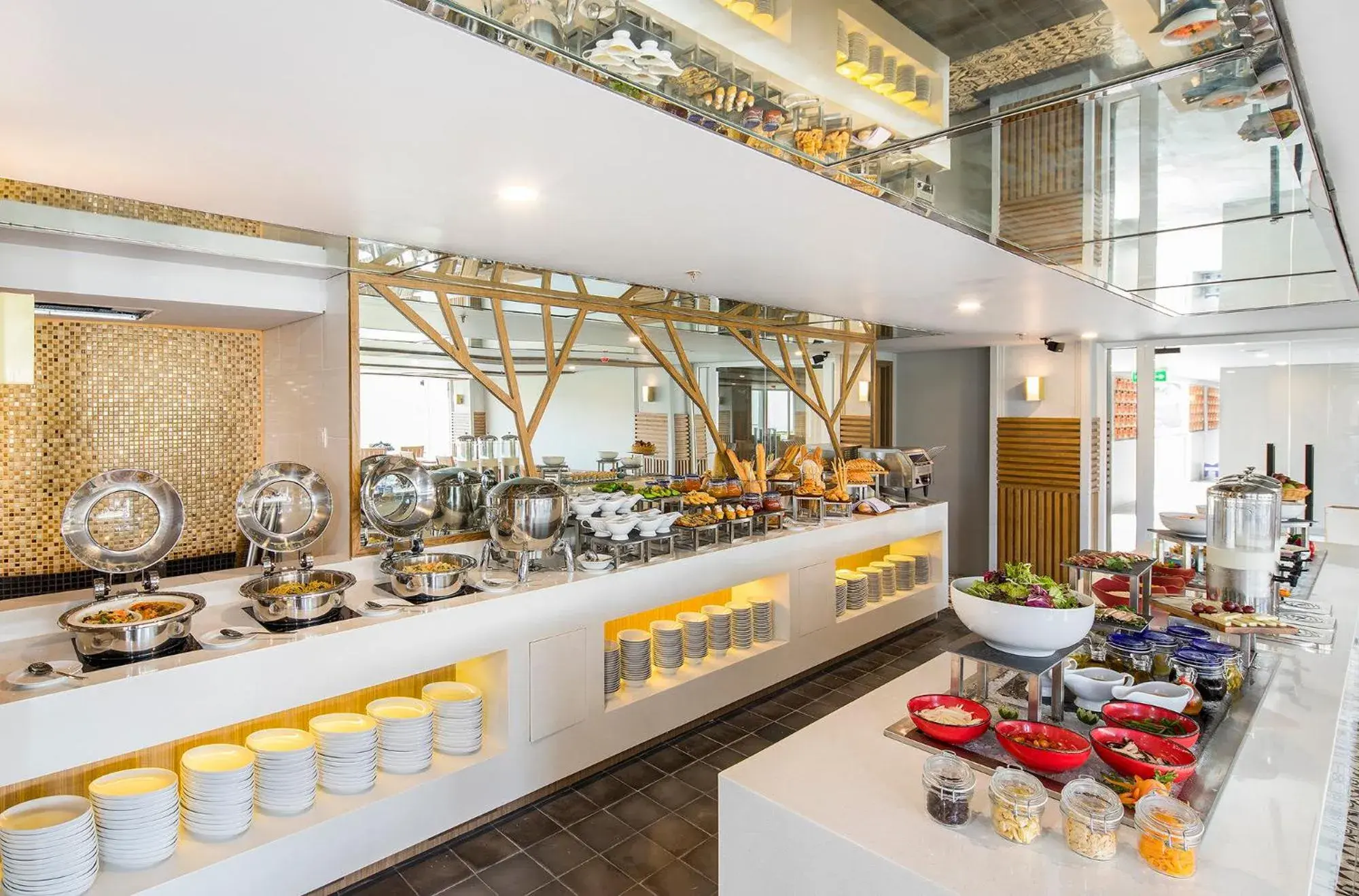 Restaurant/places to eat in Eastin Ashta Resort Canggu Restaurant/places to eat in Eastin Ashta Resort Canggu