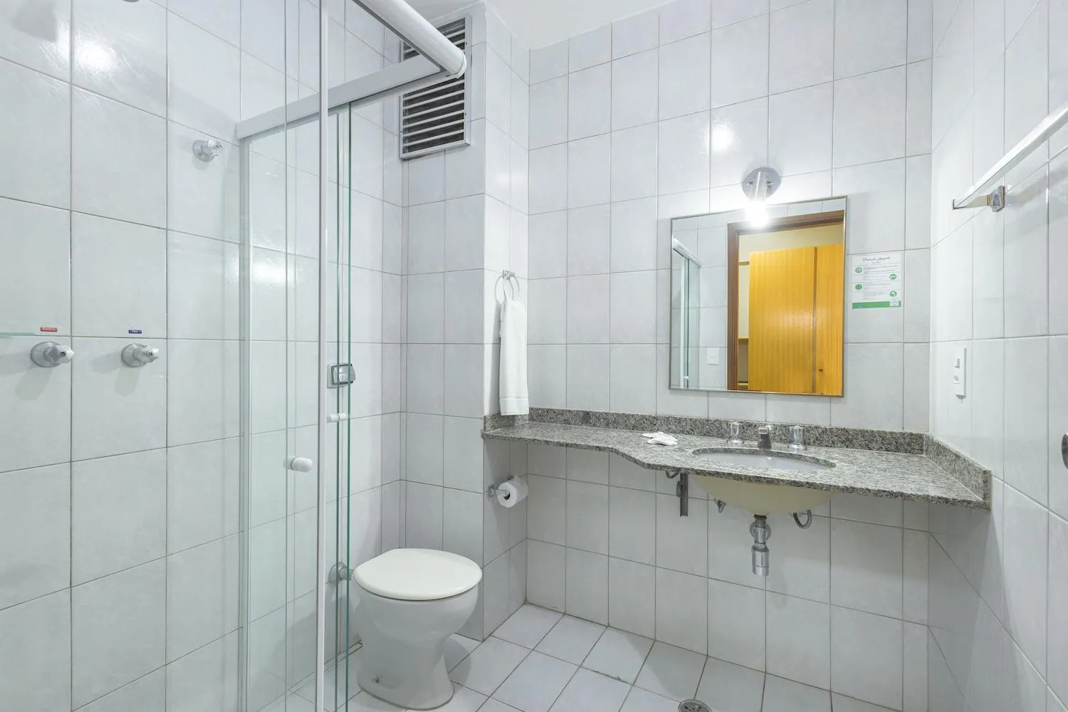 Bathroom in Itapetinga Hotel