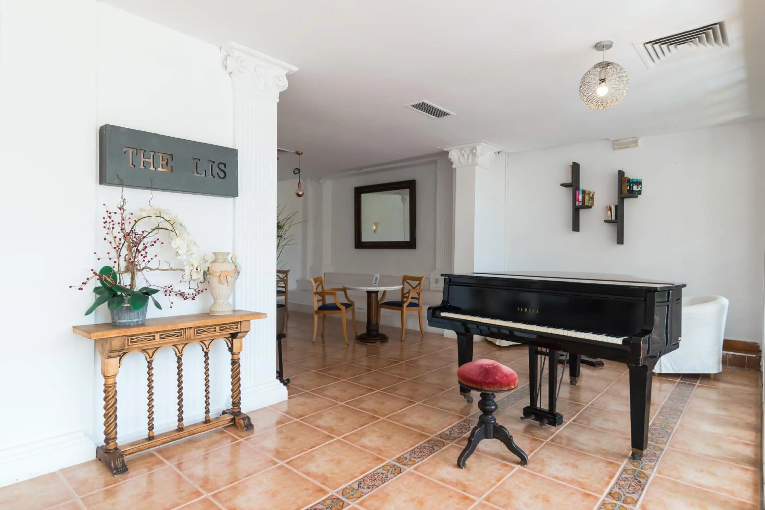 Seating area in Hotel Lis Mallorca