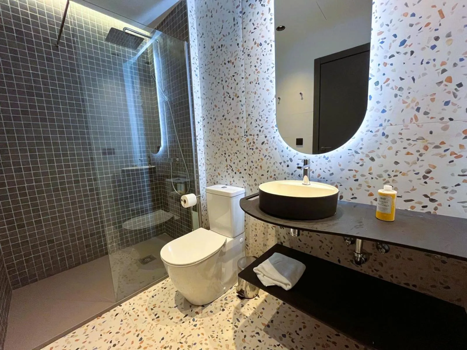 Shower in Hotel Lis Mallorca