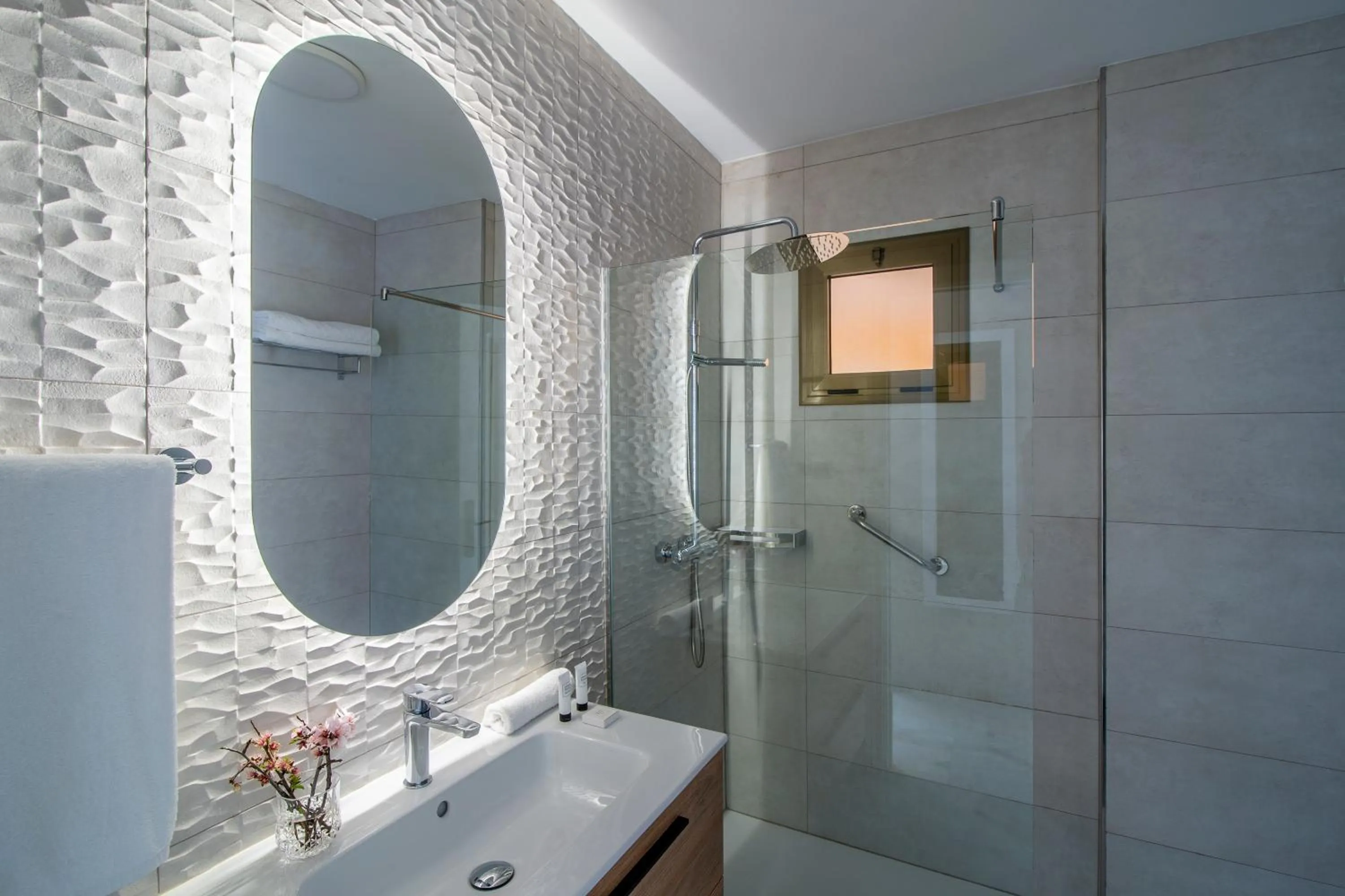 Shower in Macdonald La Ermita Resort