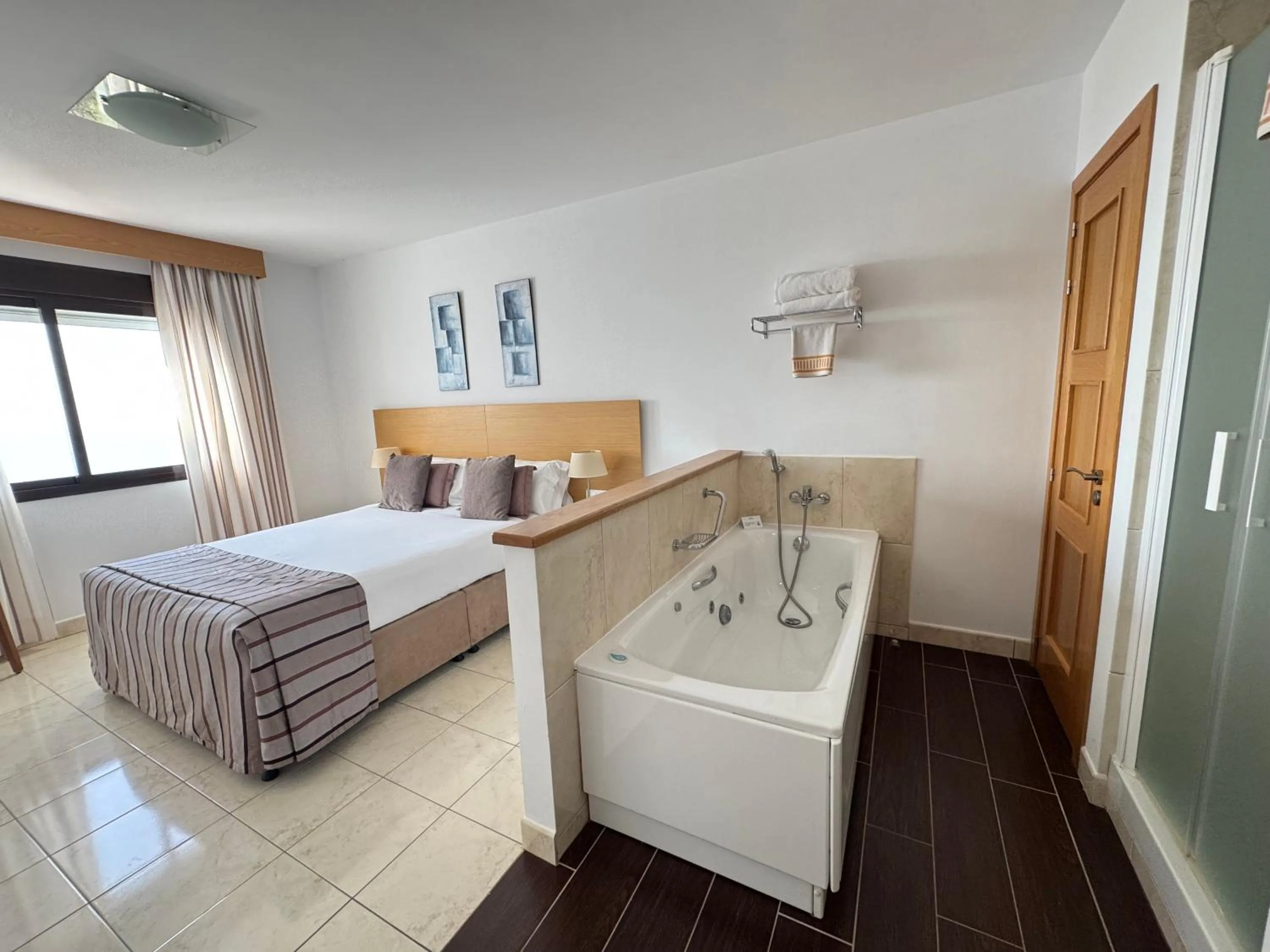 Hot Tub, Bed in Macdonald La Ermita Resort