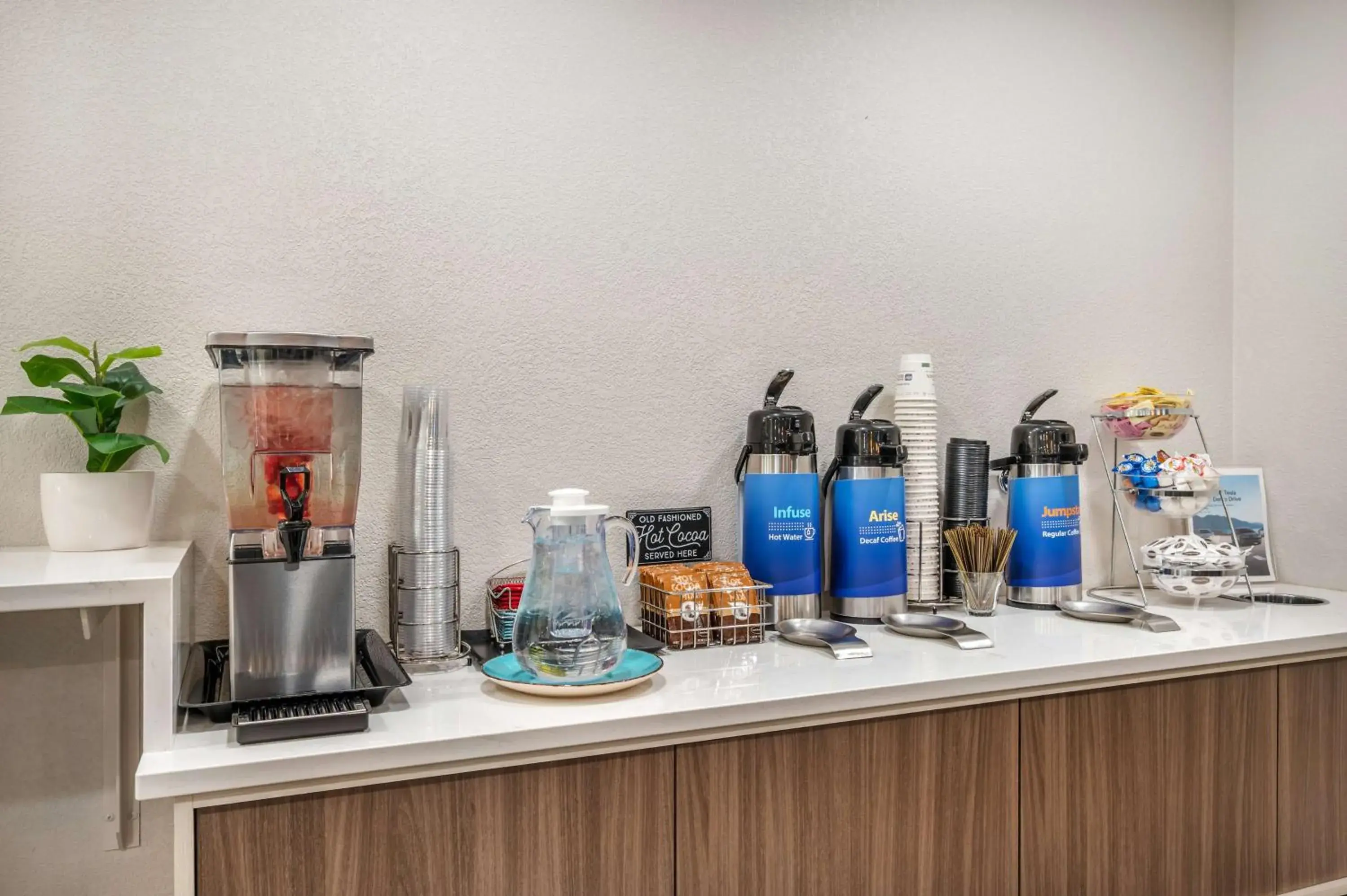 Lounge or bar in Best Western Plus Richmond Indiana I-70 Lounge or bar in Best Western Plus Richmond Indiana I-70