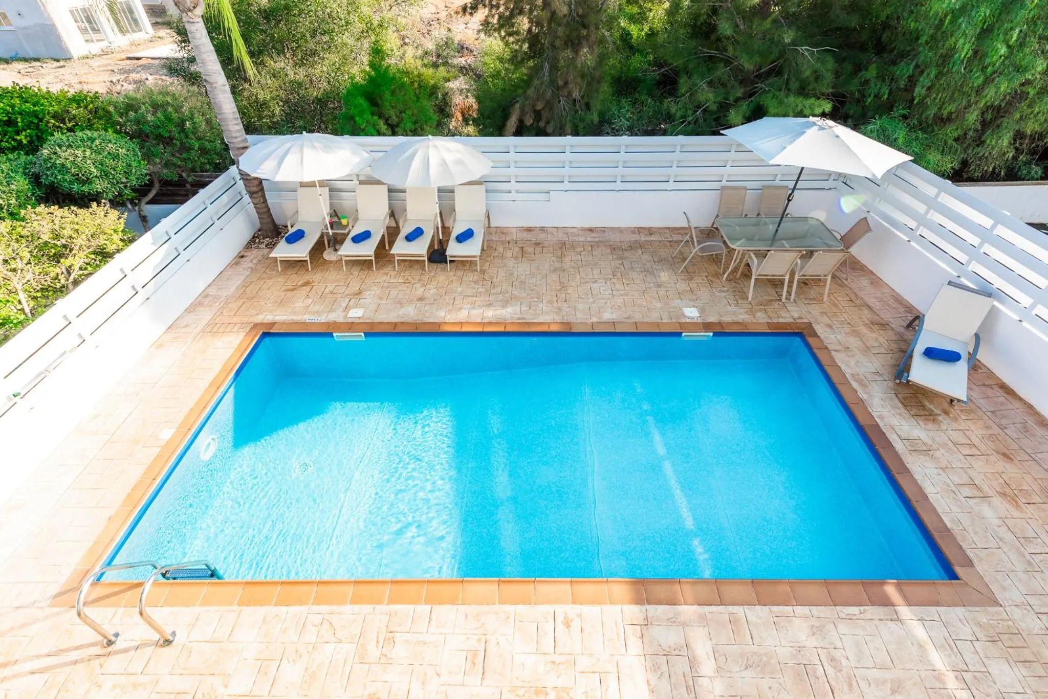 Villa Palm Breeze by Ezoria Villas