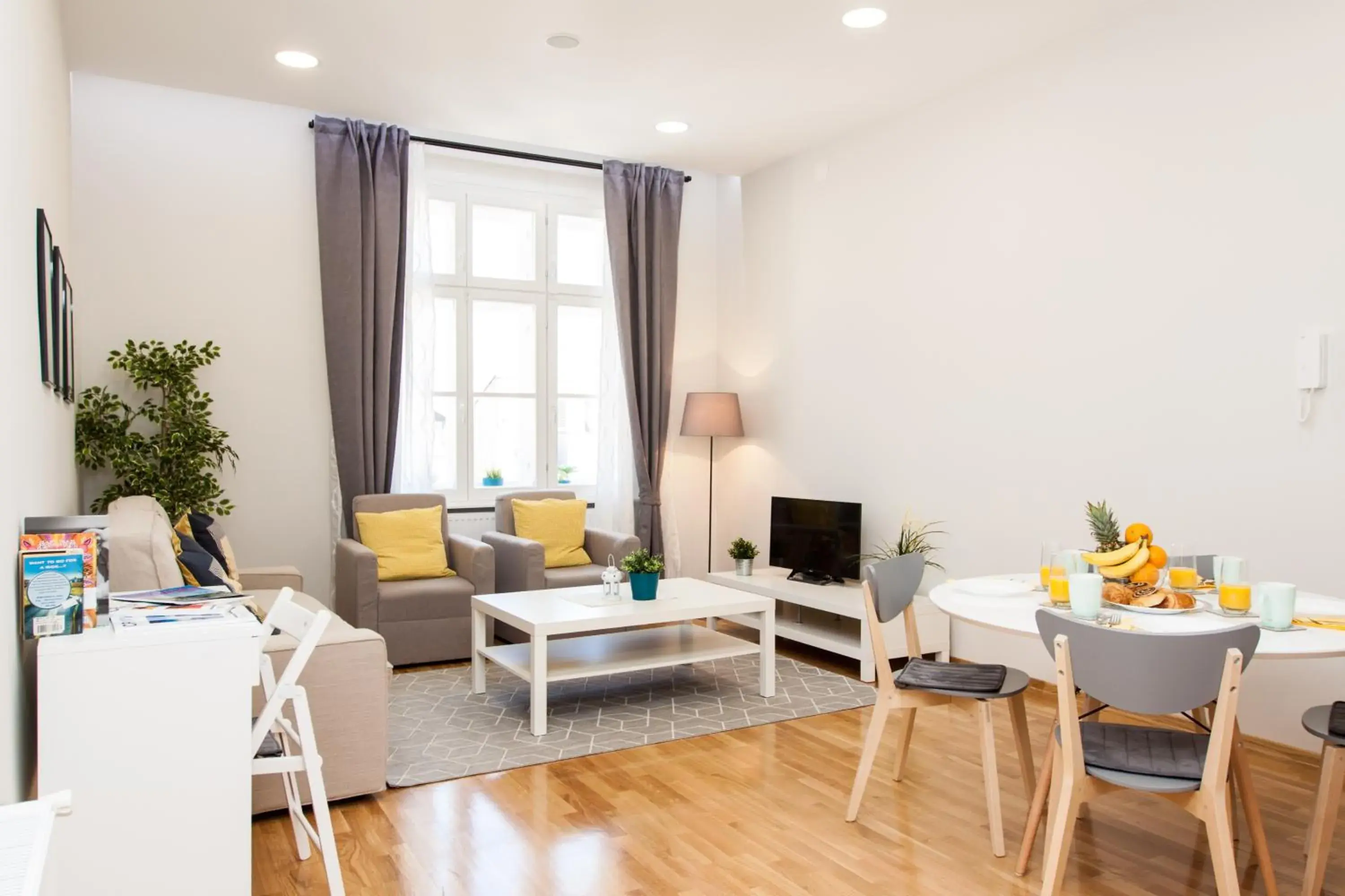 Luxury Main Square Apartments Luxury Main Square Apartments