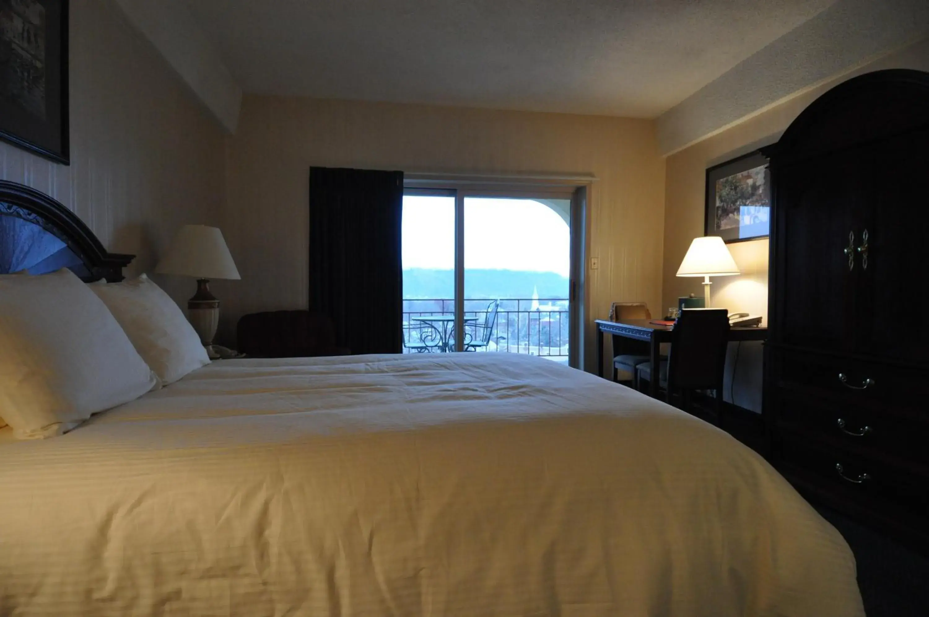 King Room in Hillside Inn King Room in Hillside Inn