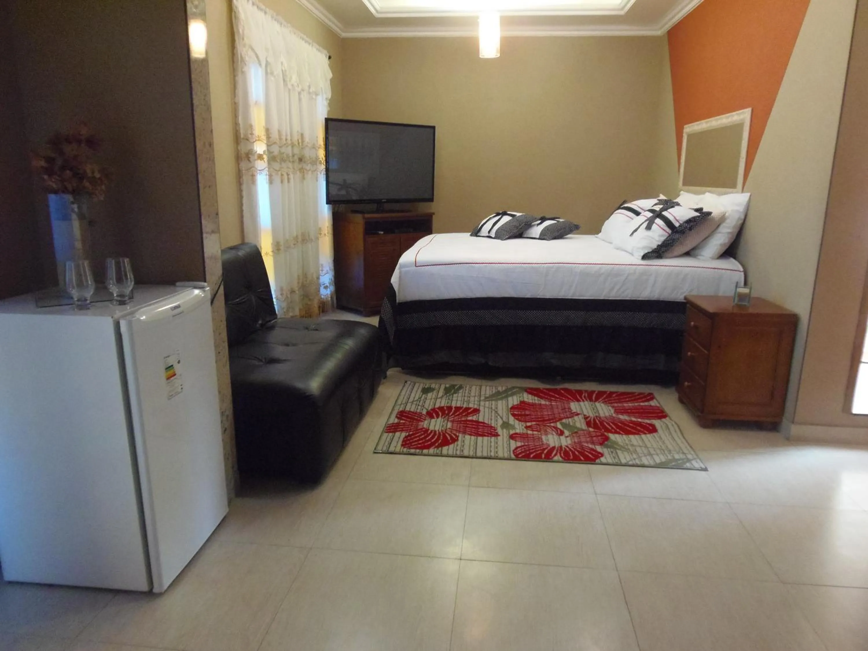 Photo of the whole room, Bed in Pousada Paraguaya