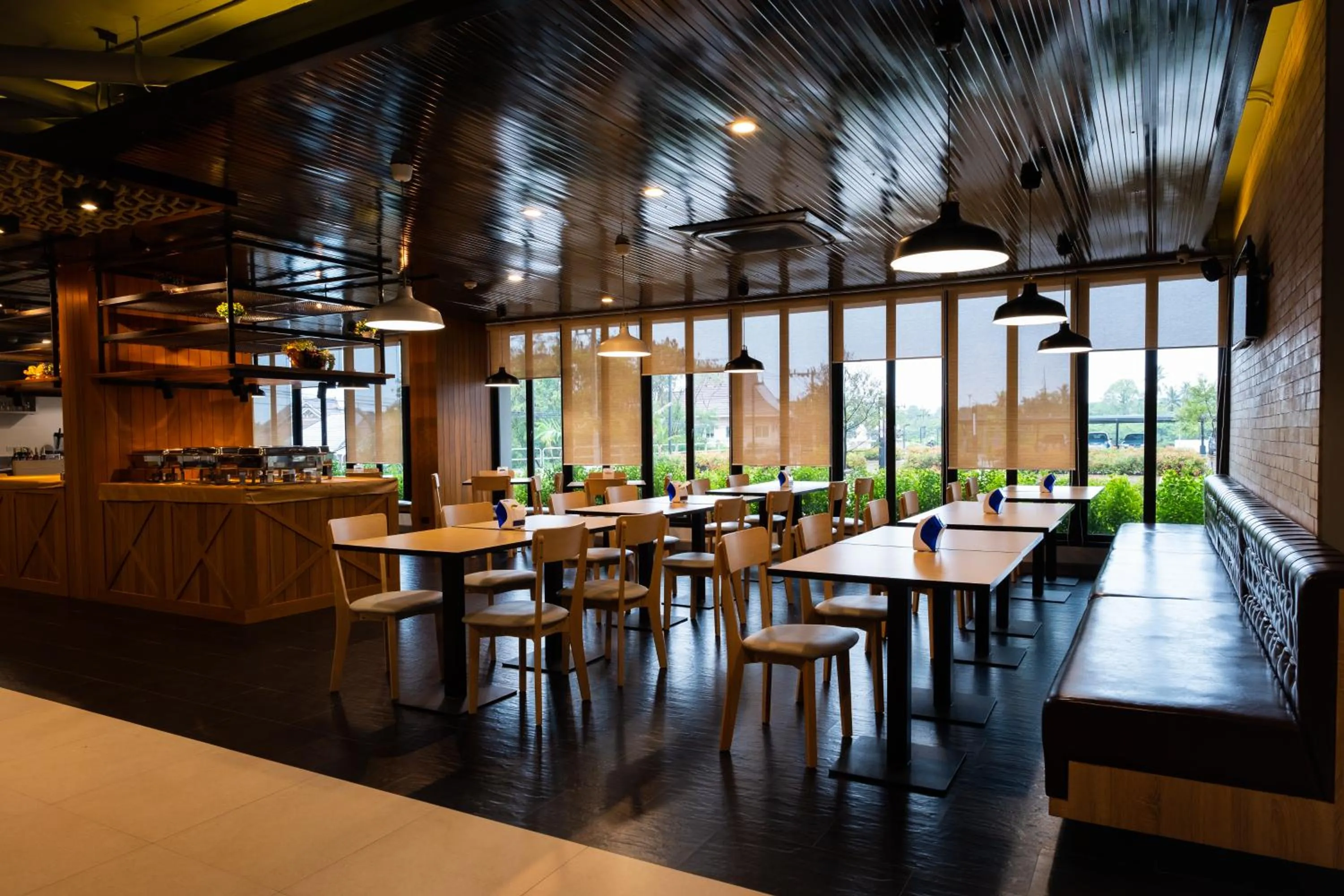 Restaurant/places to eat in S.22 Hotel Suratthani