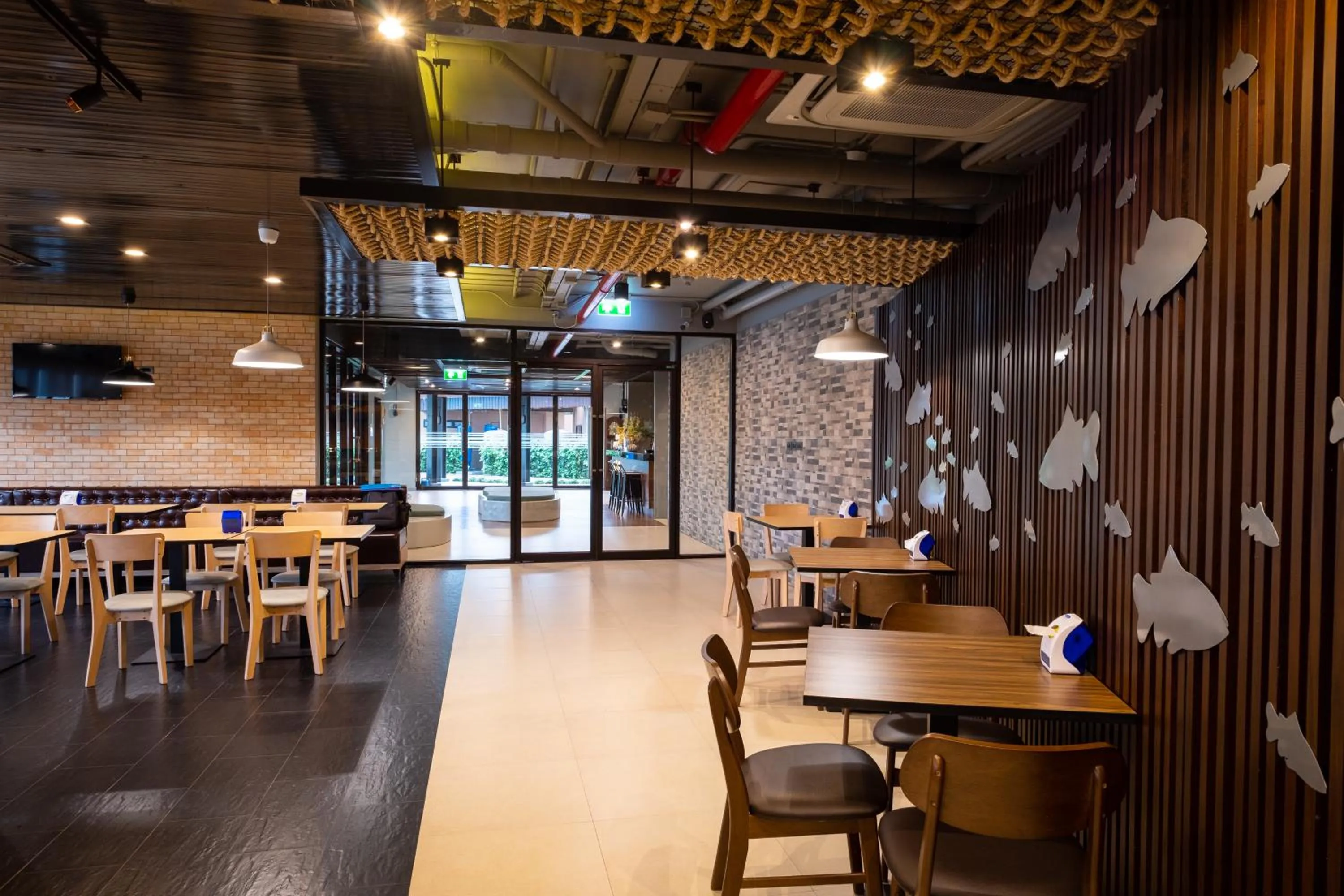 Restaurant/places to eat in S.22 Hotel Suratthani