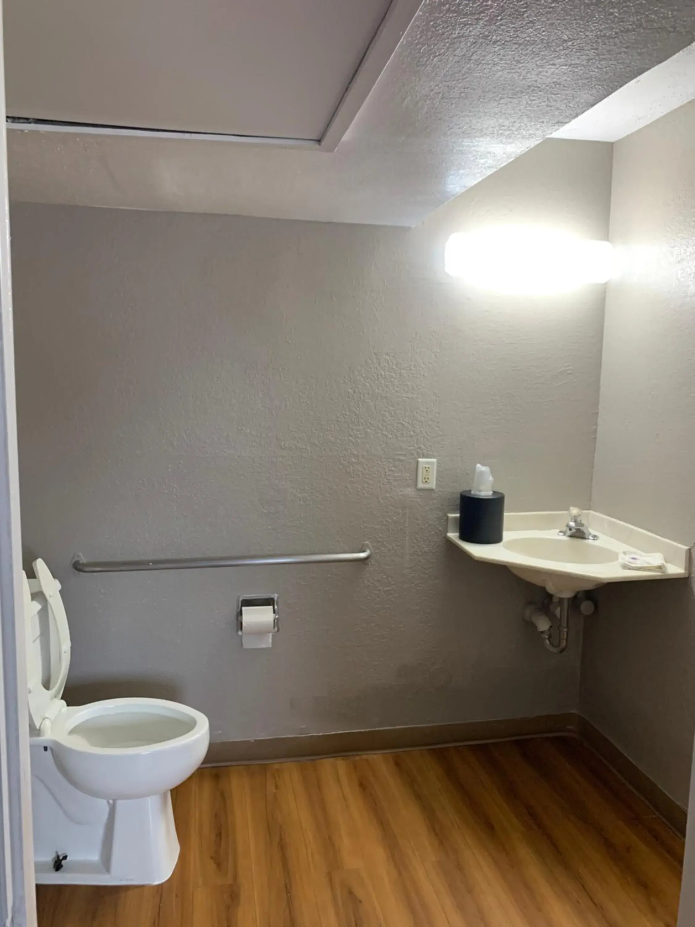 Toilet, Bathroom in Motel 6-Dayton, OH