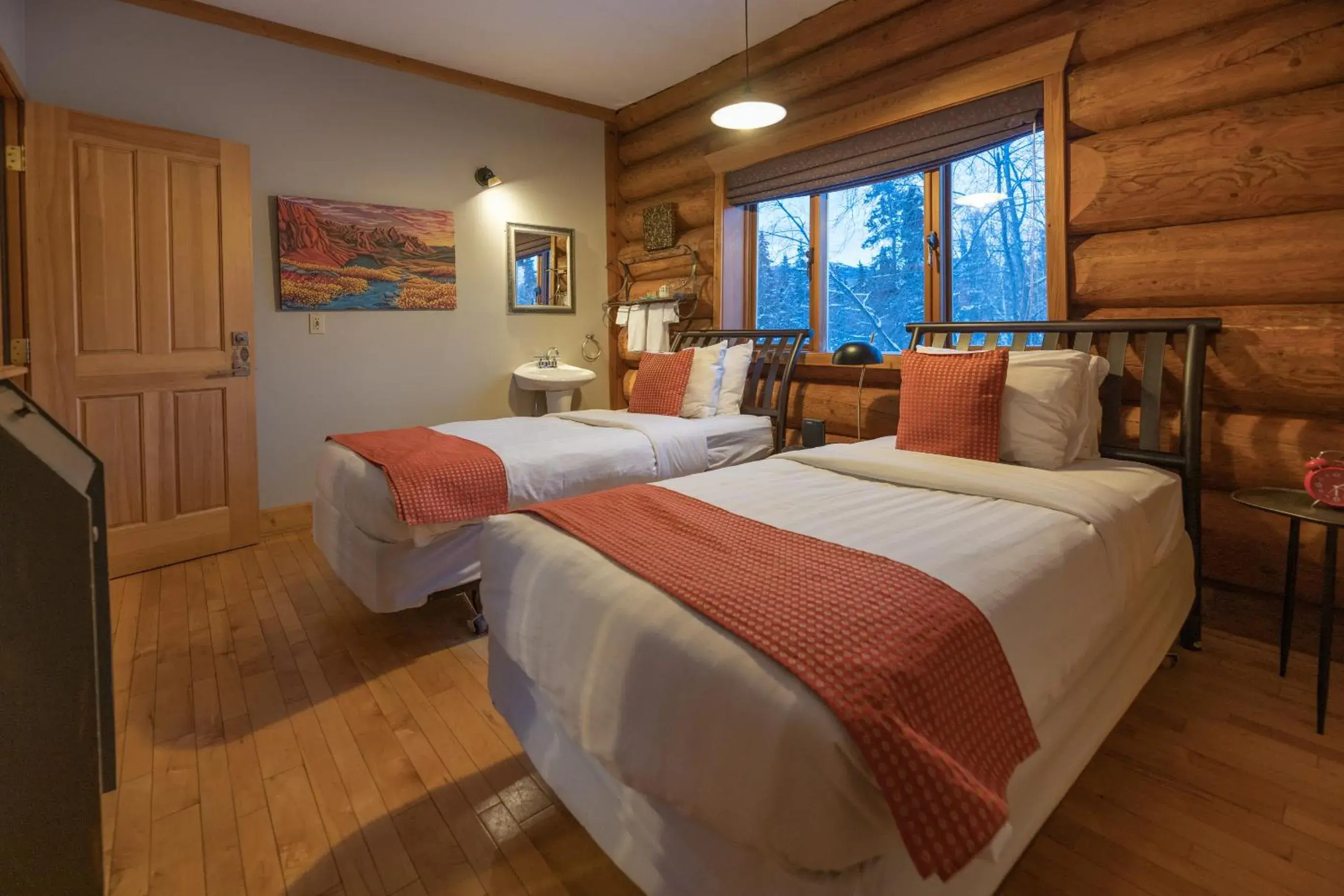 Twin Room with Two Twin Beds and Garden View - single occupancy in Inn on the Lake - Whitehorse Twin Room with Two Twin Beds and Garden View - single occupancy in Inn on the Lake - Whitehorse