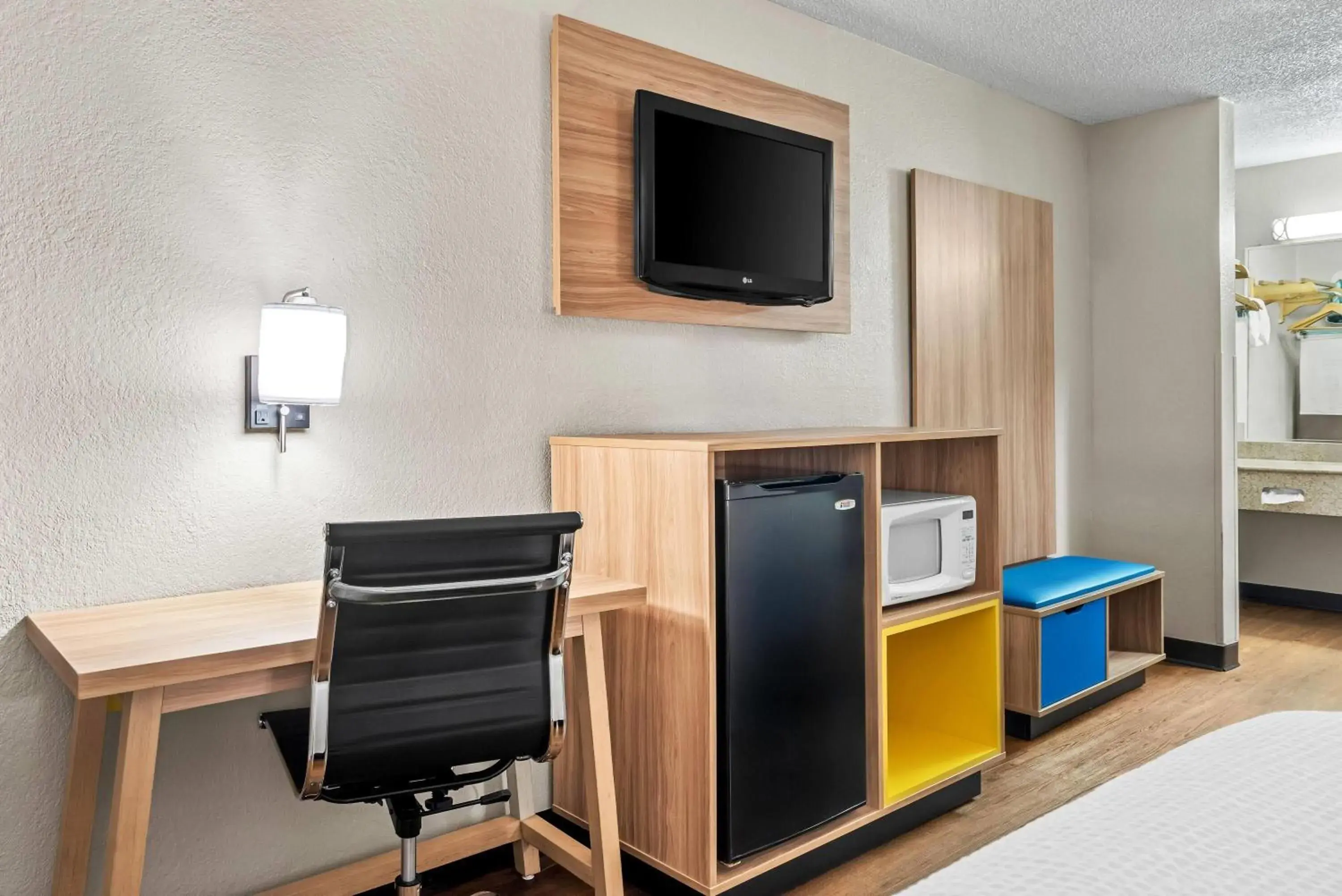 Bed in Days Inn by Wyndham Jacksonville NC Bed in Days Inn by Wyndham Jacksonville NC