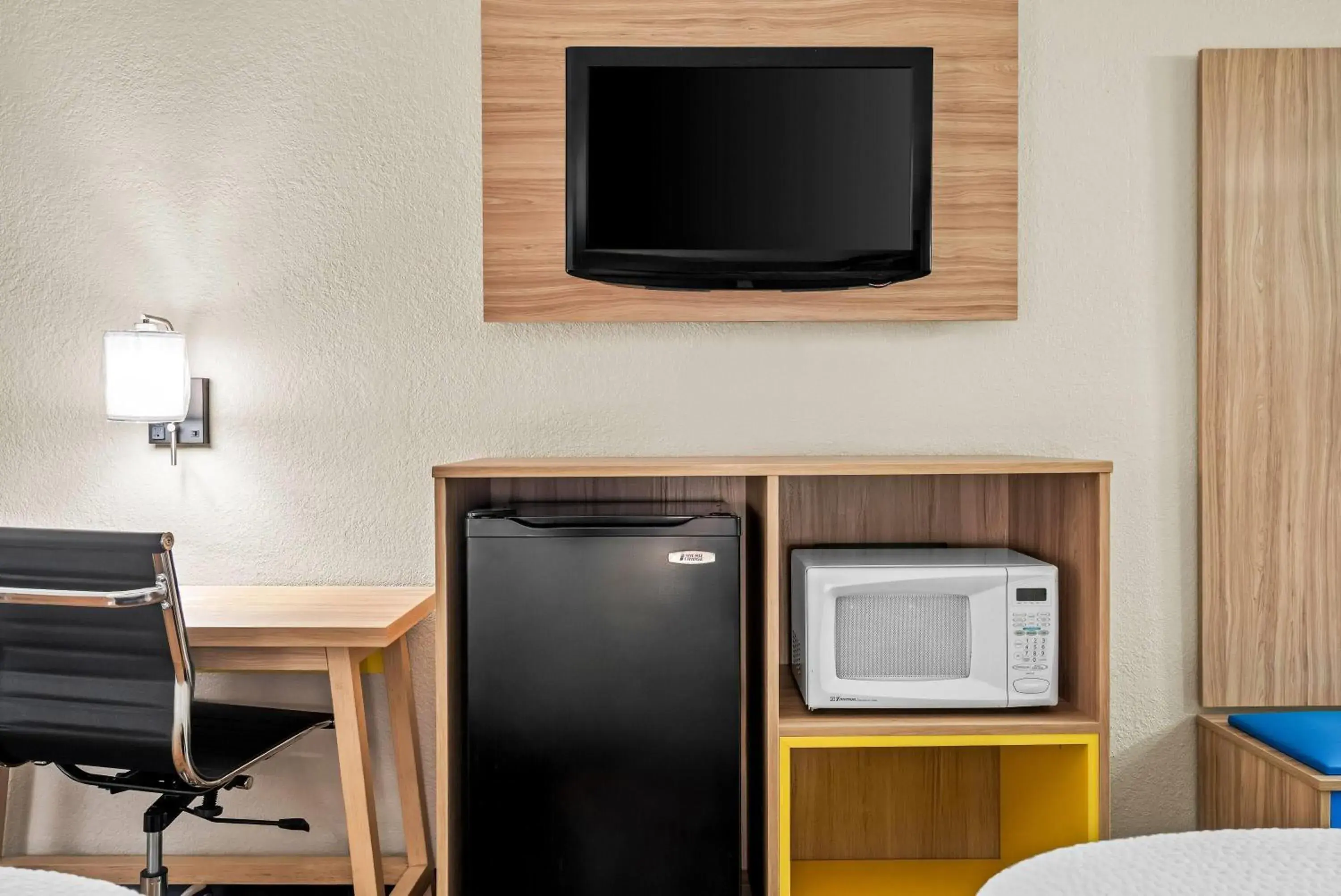 Double Room - Disability Access/Non-Smoking in Days Inn by Wyndham Jacksonville NC Double Room - Disability Access/Non-Smoking in Days Inn by Wyndham Jacksonville NC