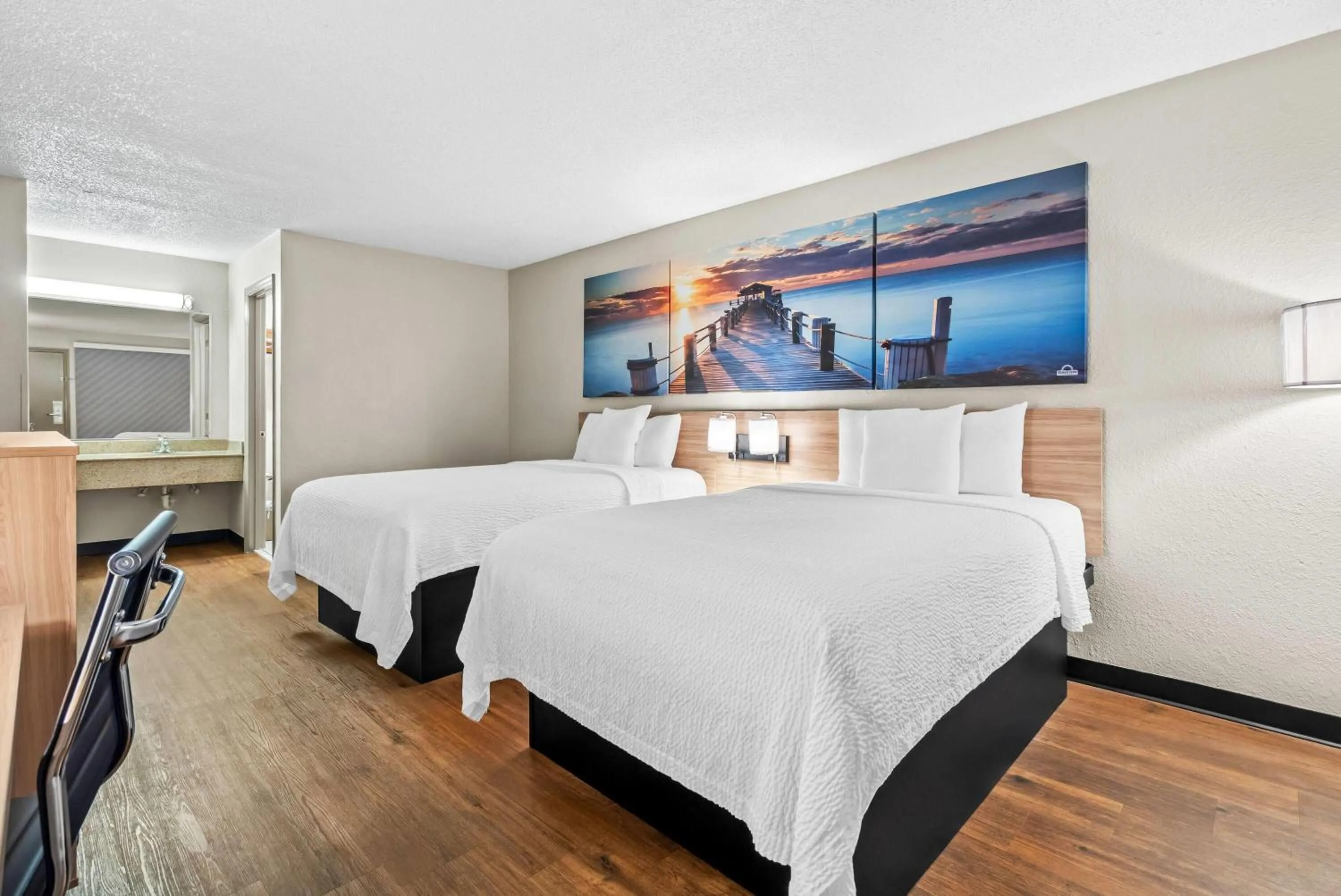 Bed in Days Inn by Wyndham Jacksonville NC