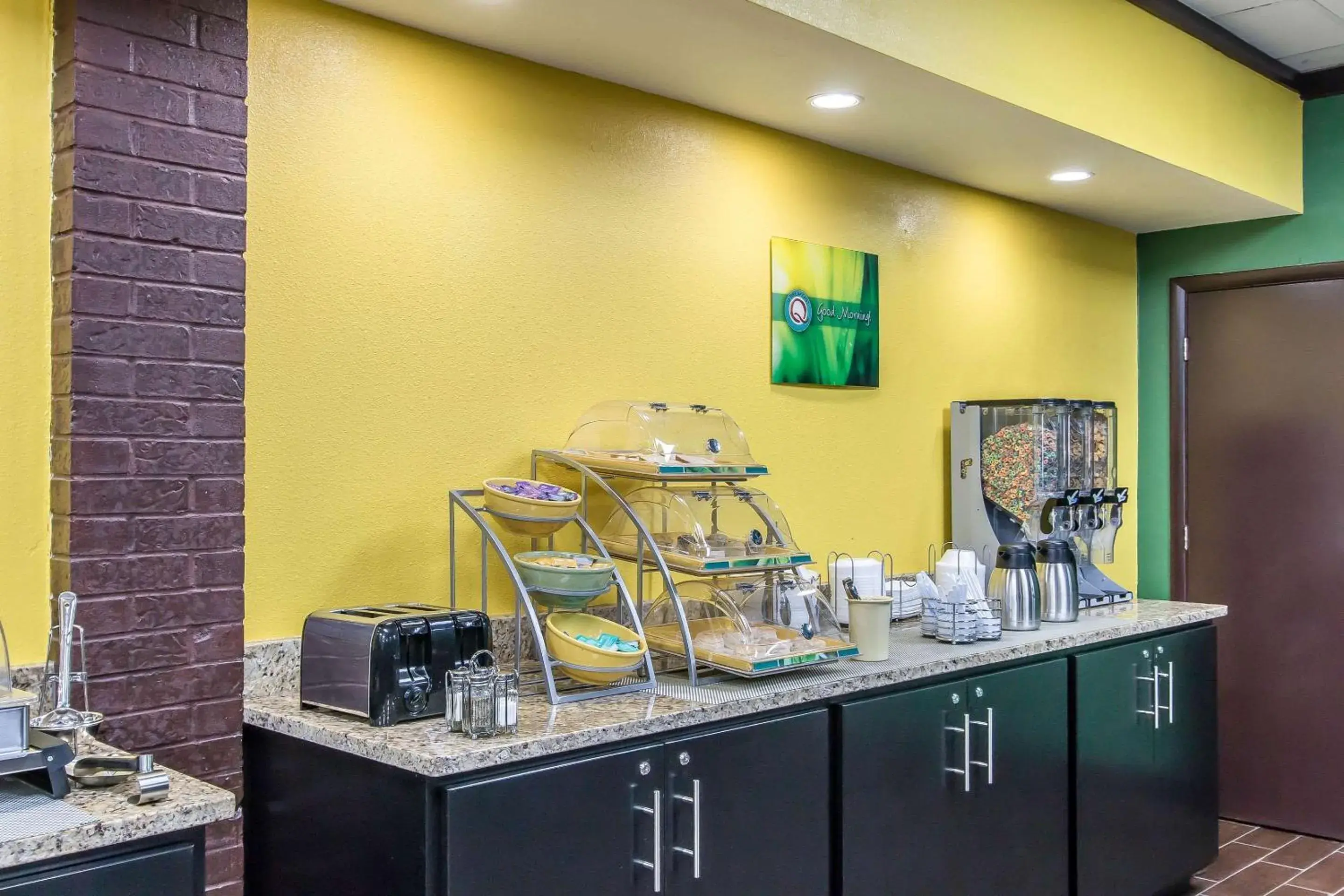 Restaurant/places to eat in Quality Inn Hinesville - Fort Stewart Area Restaurant/places to eat in Quality Inn Hinesville - Fort Stewart Area