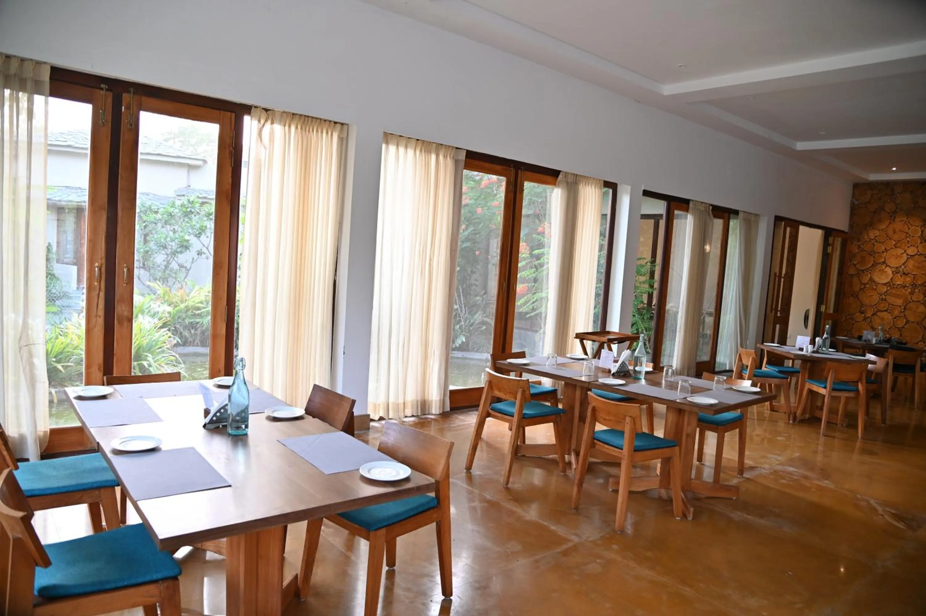 Restaurant/places to eat in Saraca Resort & Spa Corbett