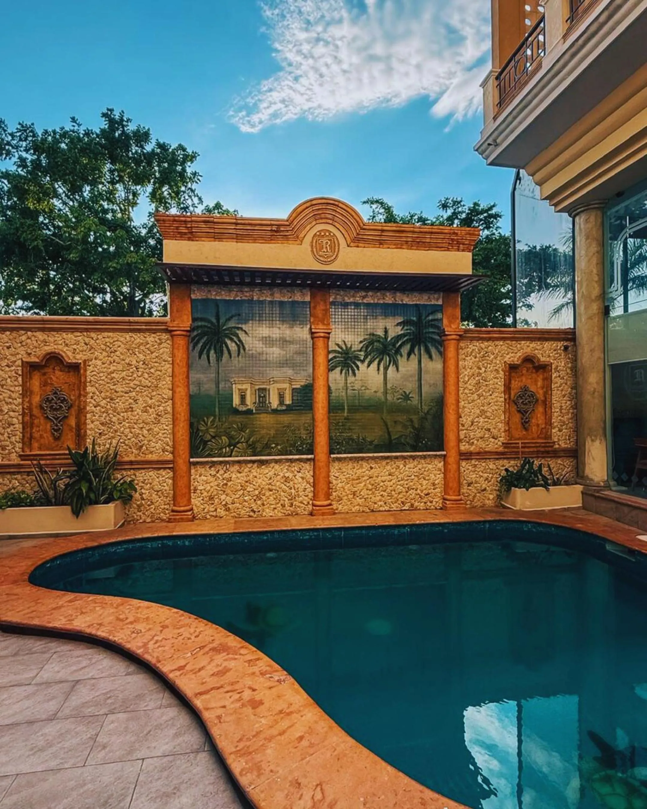 Swimming pool in Hotel Residencial