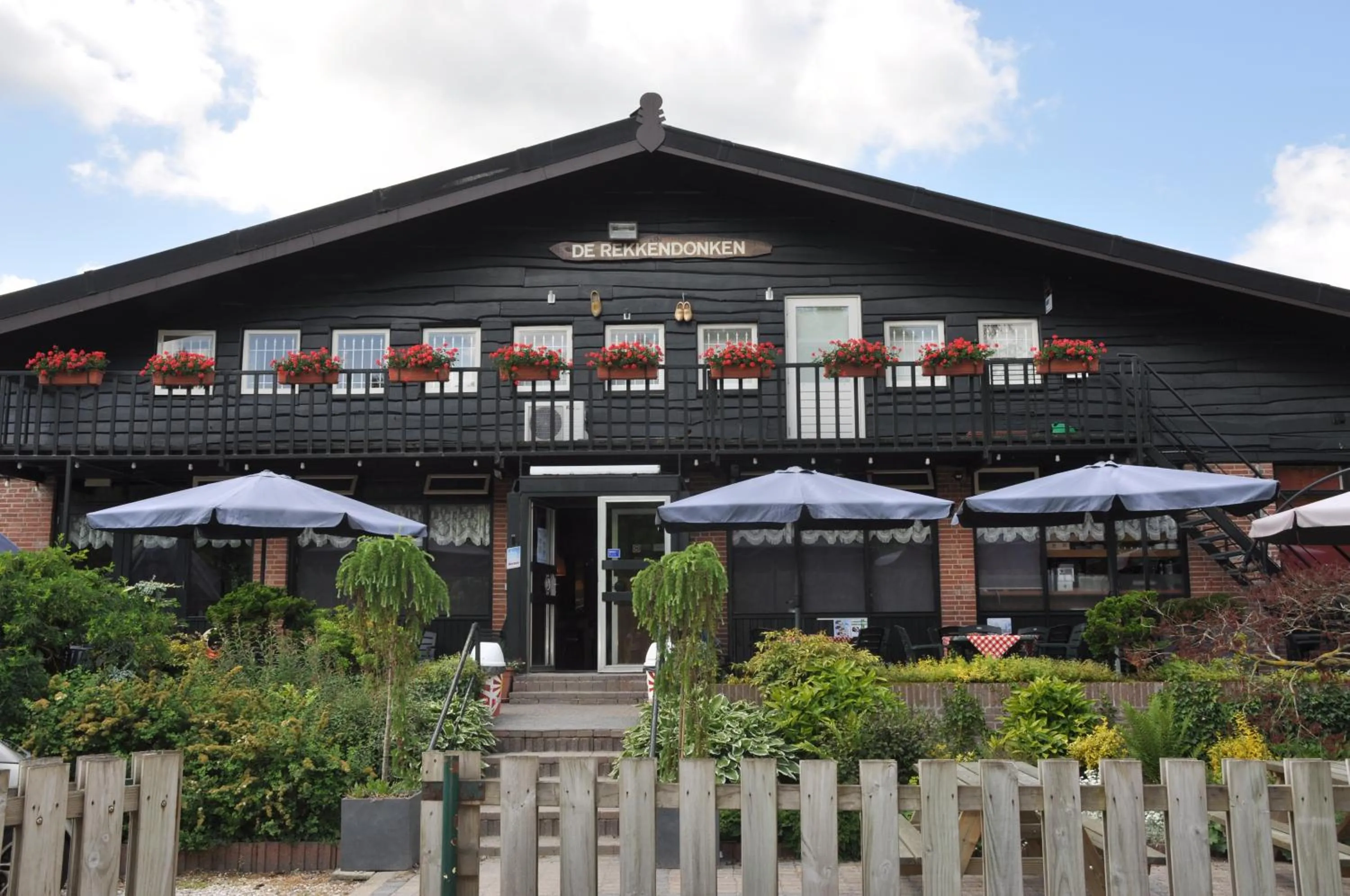 Facade/entrance in B&B de Rekkendonken