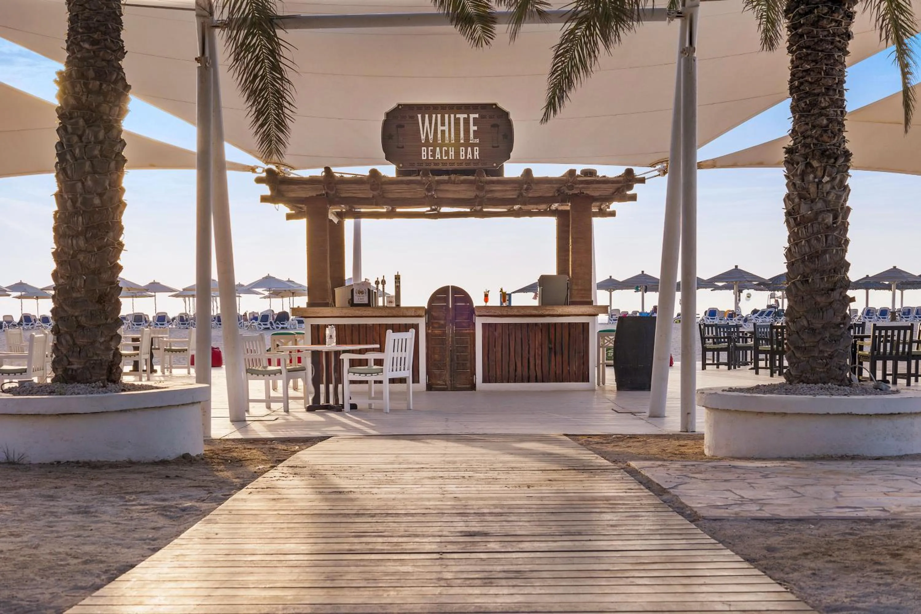 Lounge or bar in Al Hamra Residence