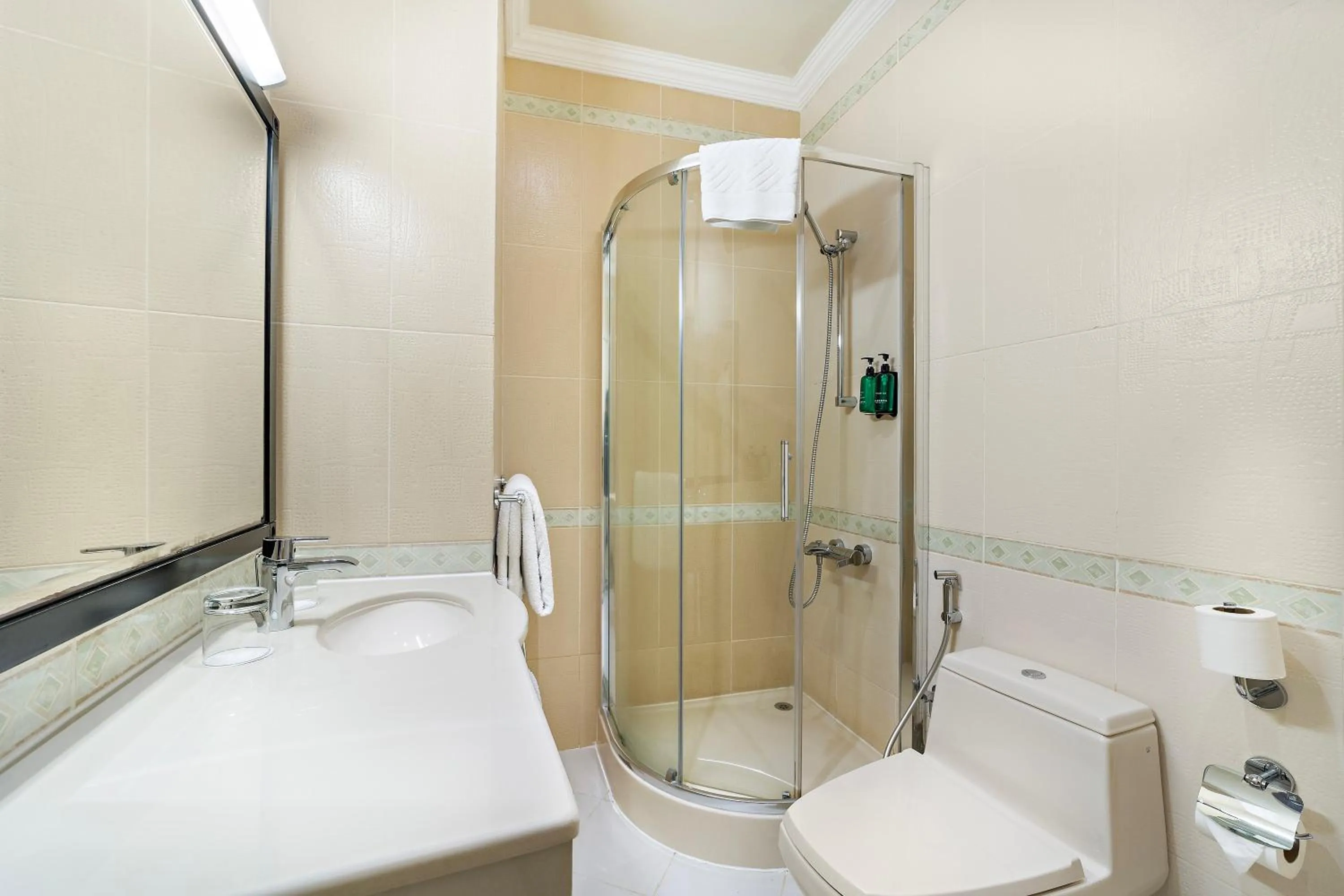 Bed in Al Hamra Residence