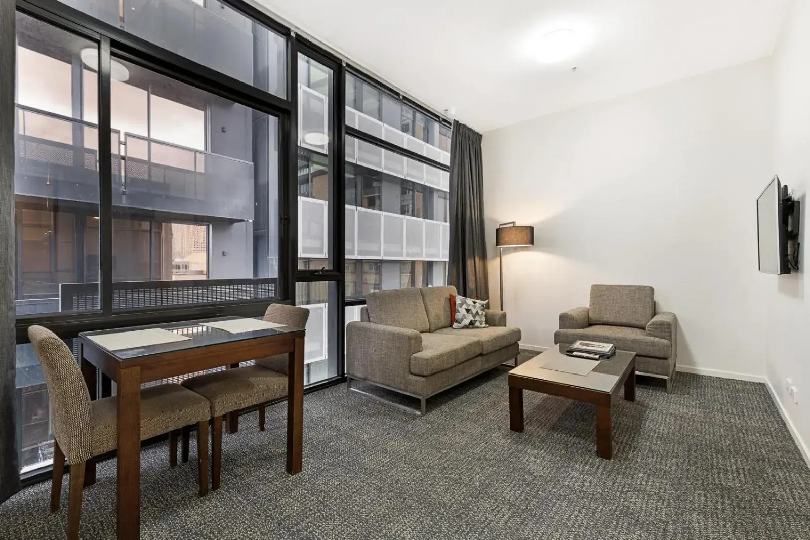 Living room in Melbourne CBD Central Apartment Hotel Official Living room in Melbourne CBD Central Apartment Hotel Official