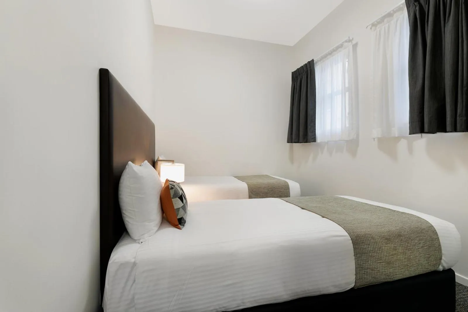 Bed in Melbourne CBD Central Apartment Hotel Official
