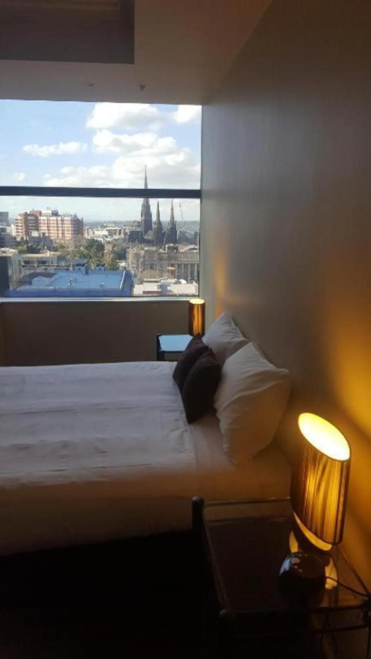 Bed in Melbourne CBD Central Apartment Hotel Official