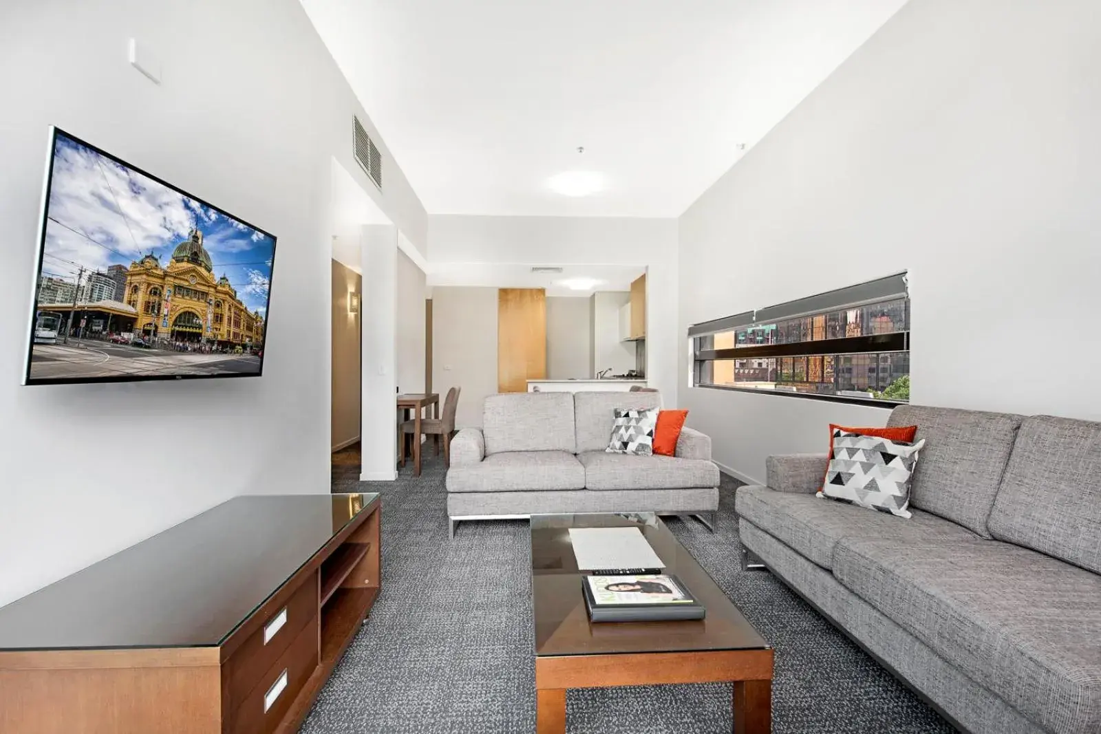 Living room in Melbourne CBD Central Apartment Hotel Official Living room in Melbourne CBD Central Apartment Hotel Official