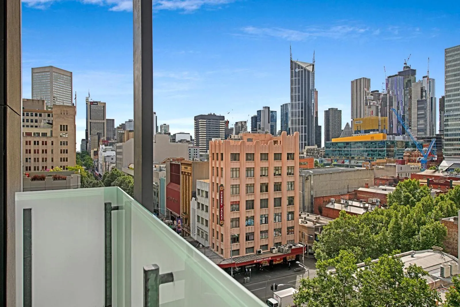 City view in Melbourne CBD Central Apartment Hotel Official