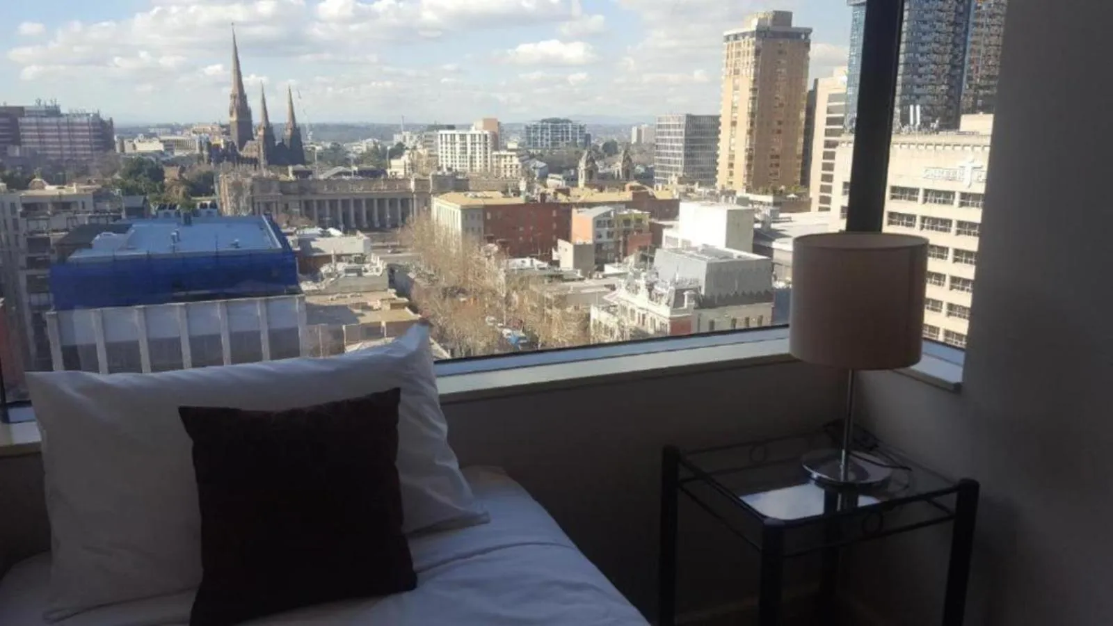 Bed in Melbourne CBD Central Apartment Hotel Official