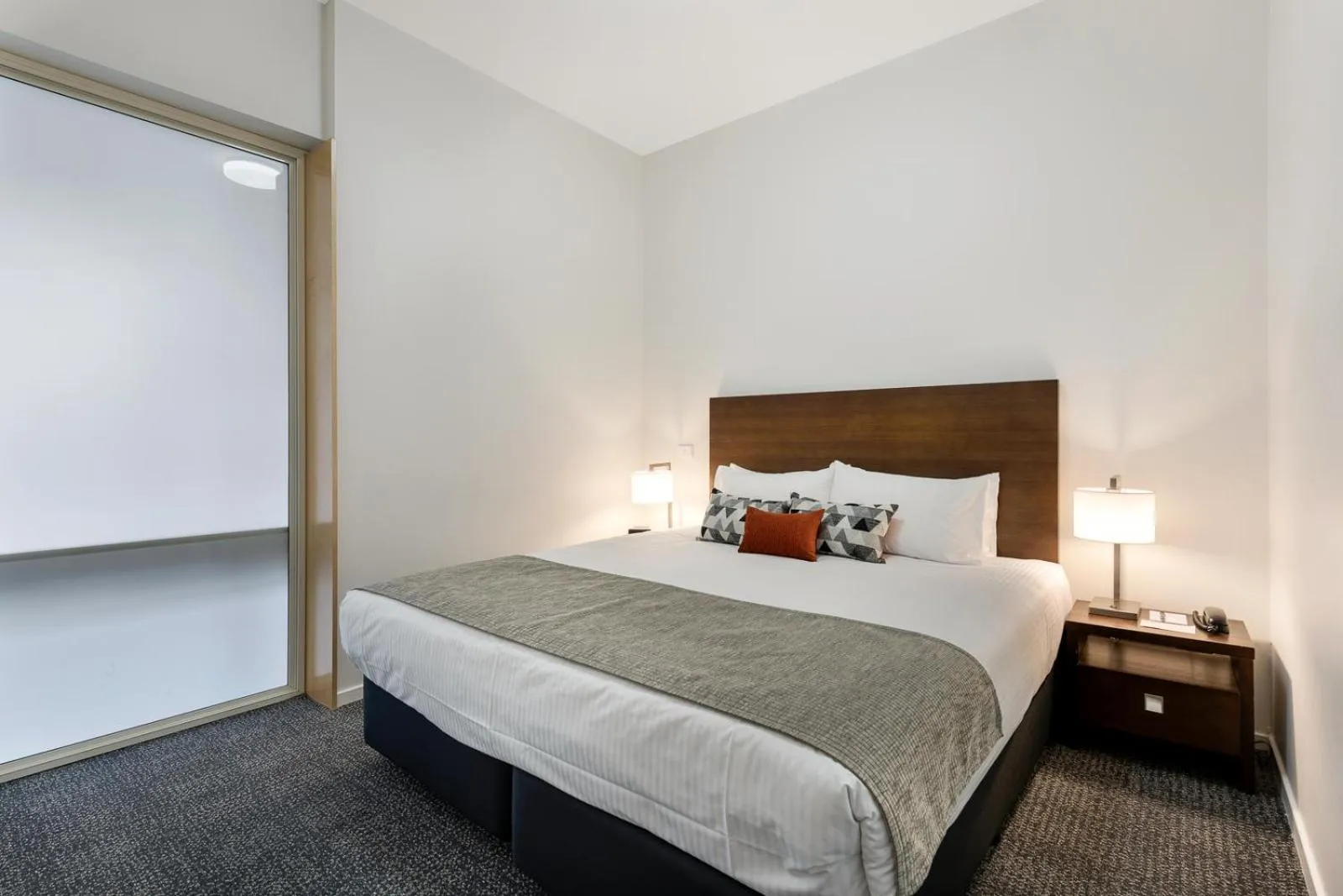 Bed in Melbourne CBD Central Apartment Hotel Official
